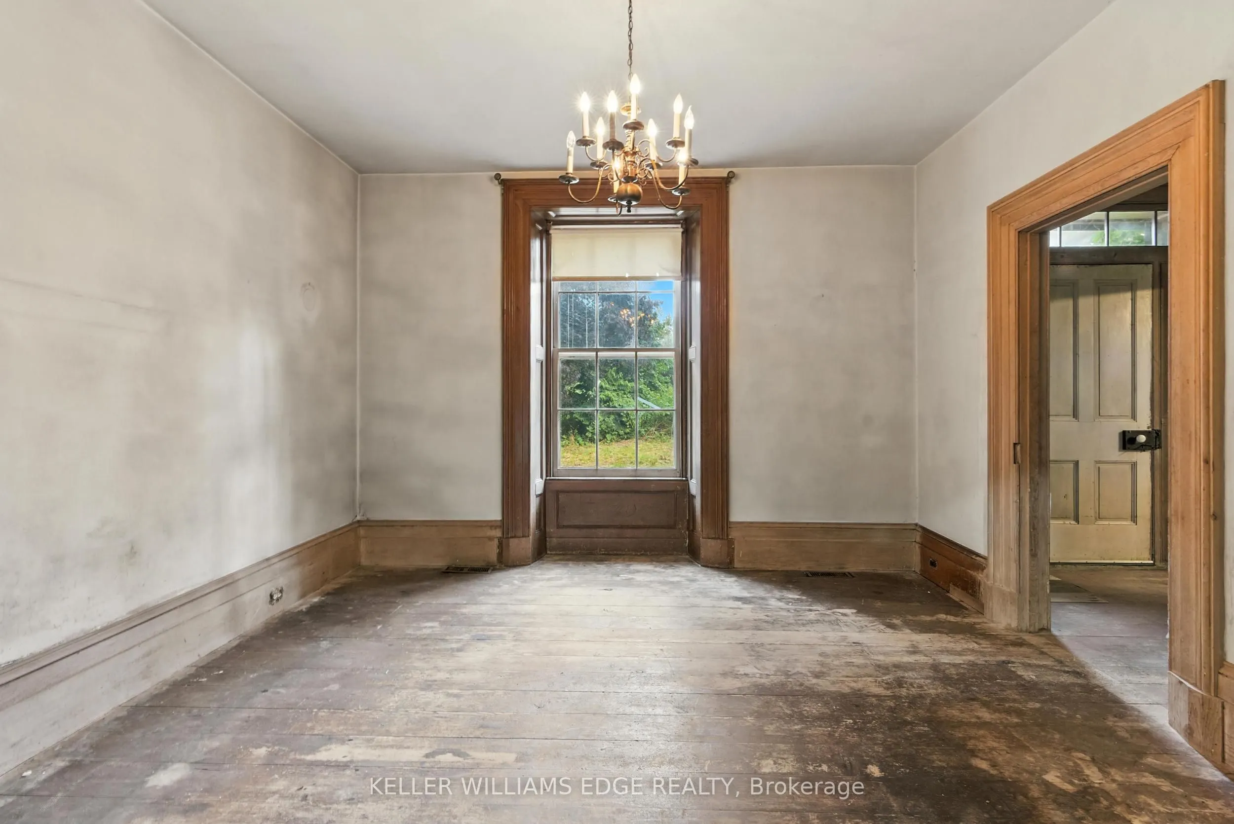 502 Butter Road W