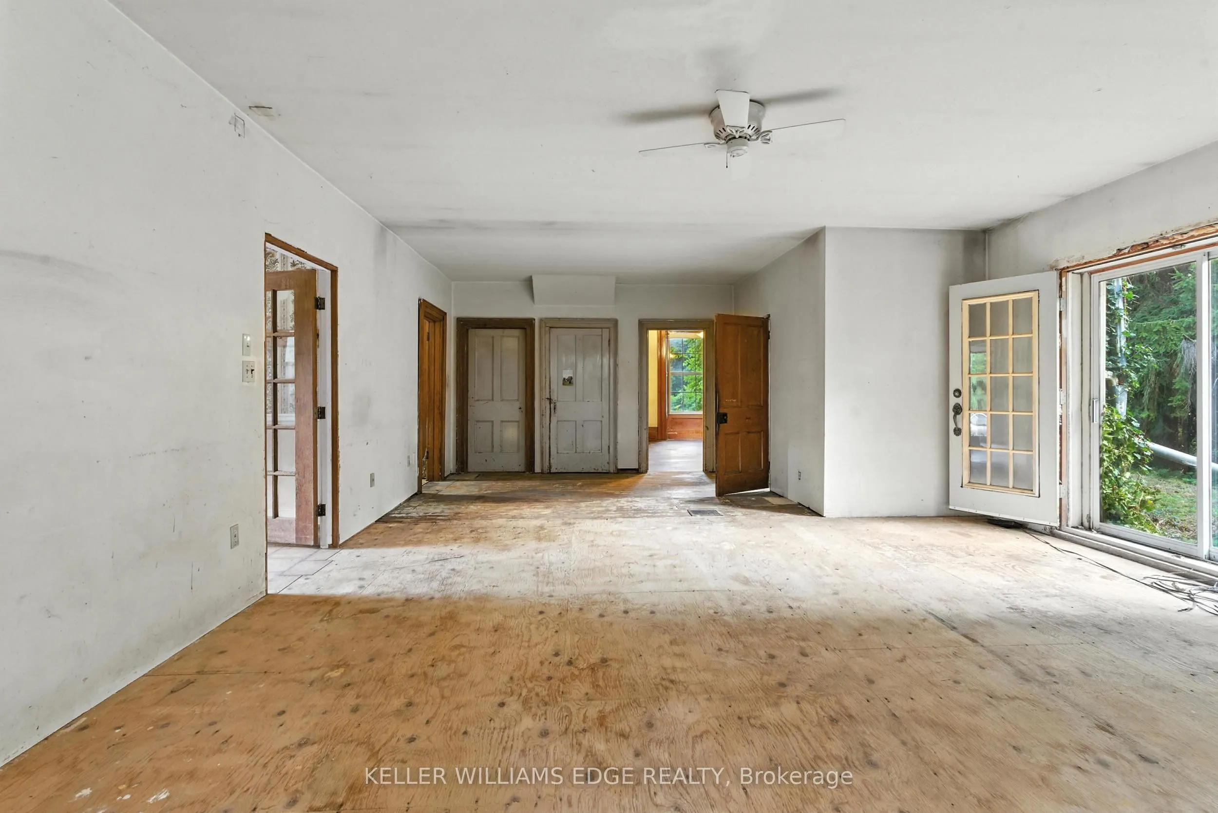 502 Butter Road W