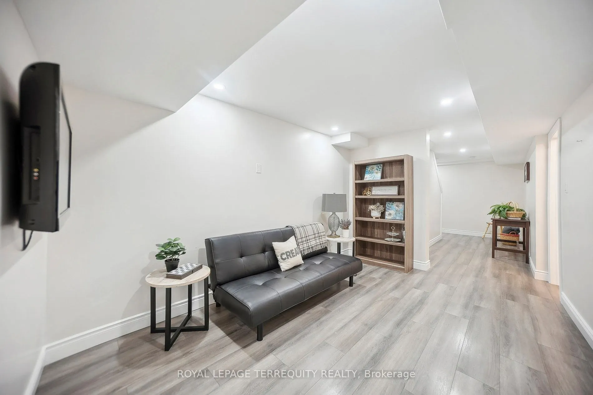 8465 Kelsey Crescent