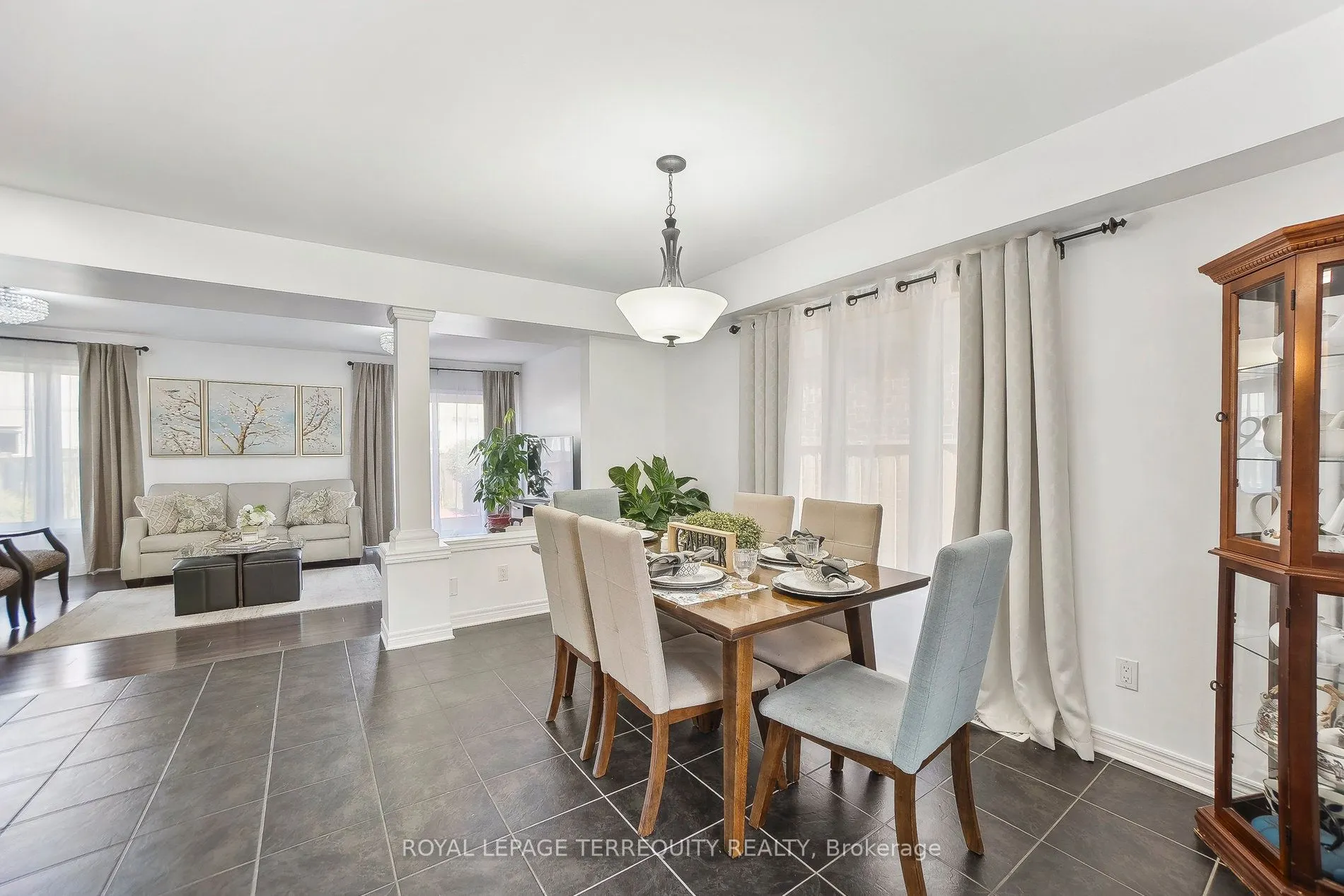 8465 Kelsey Crescent