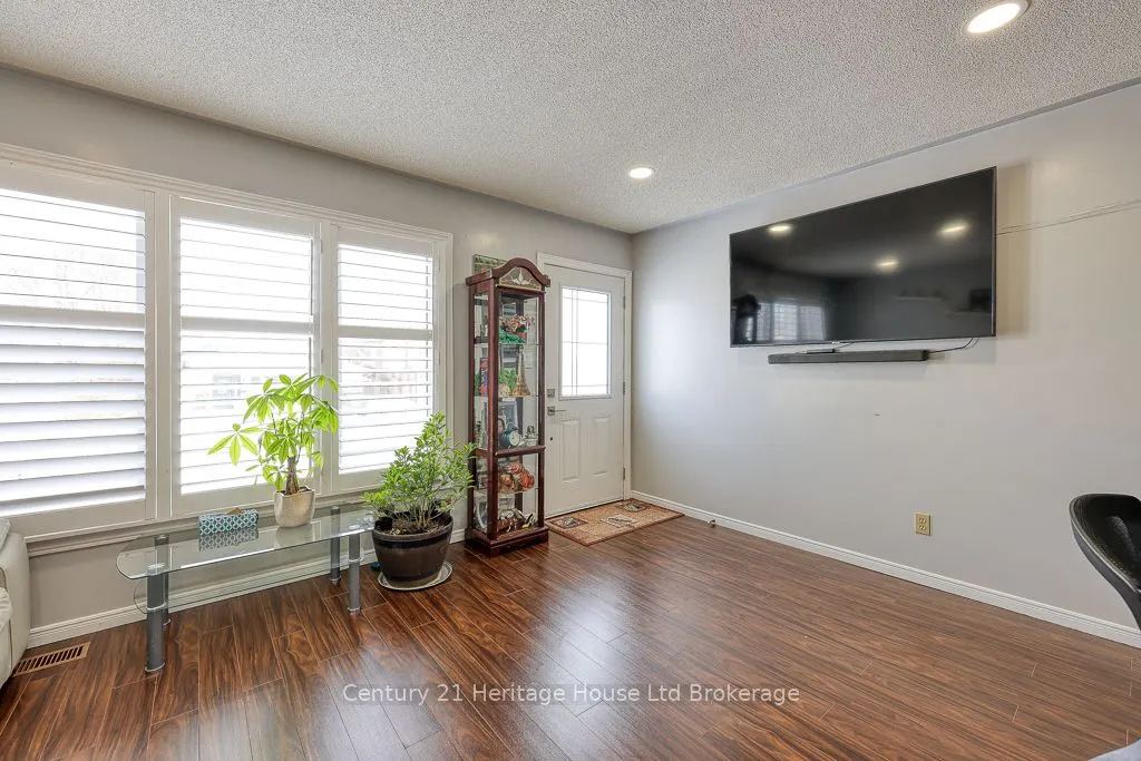 2 Chippewa Avenue