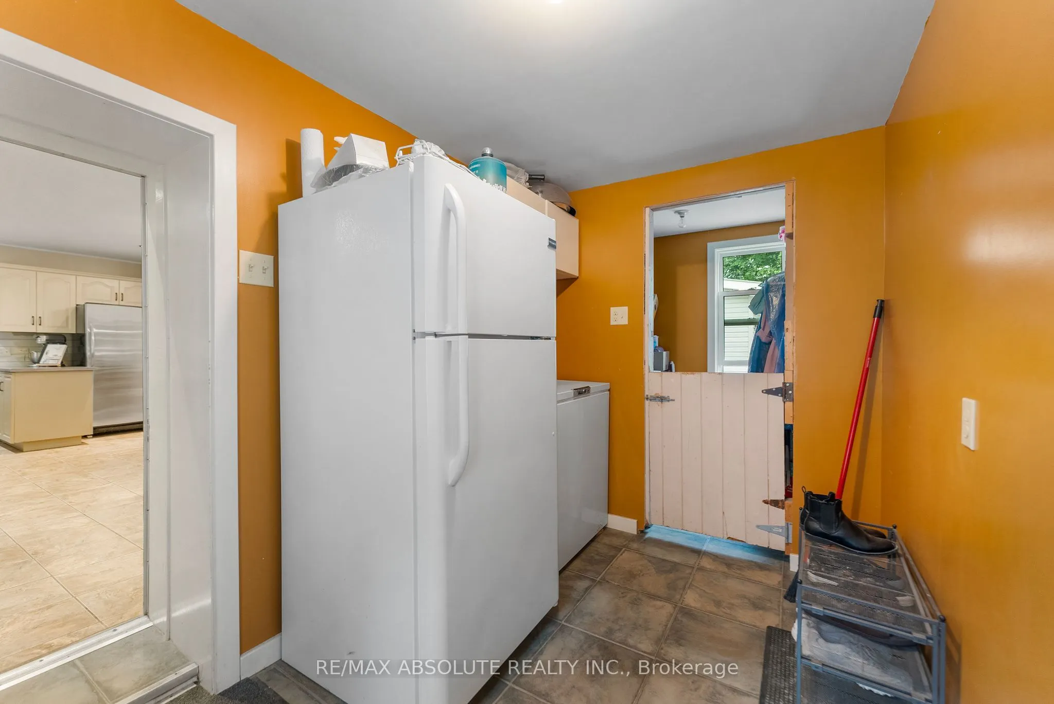 241 John Street N