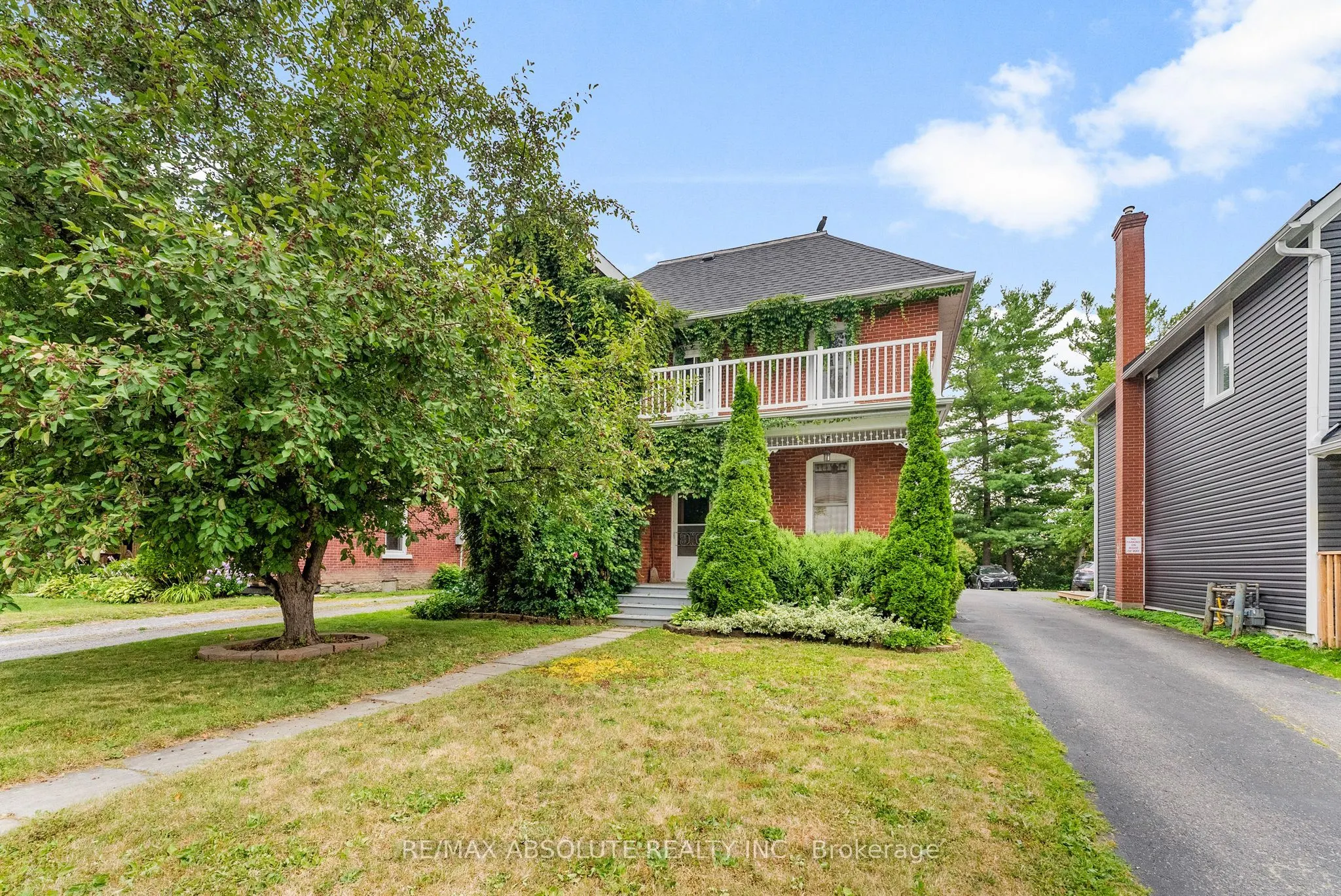 241 John Street N