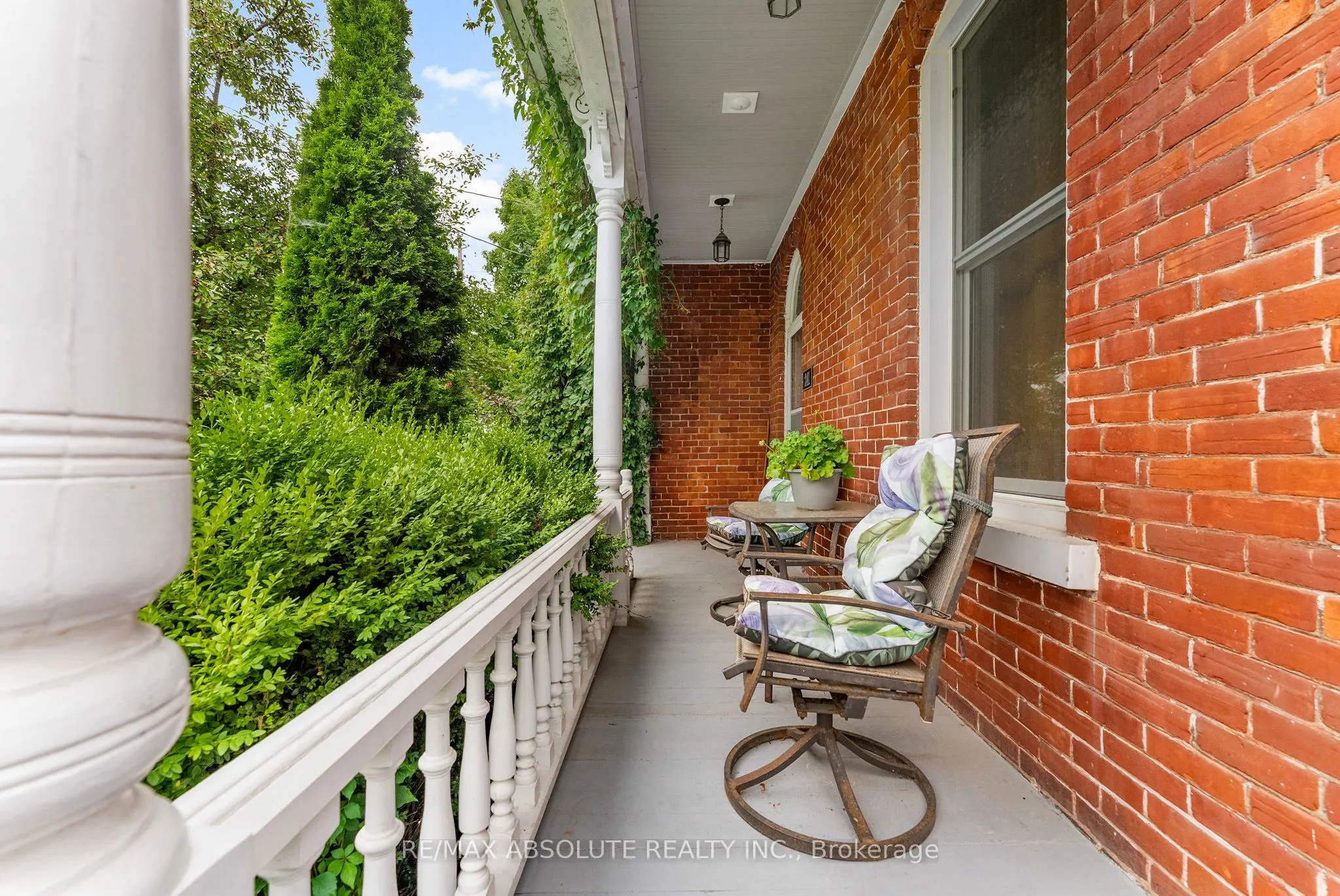 241 John Street N