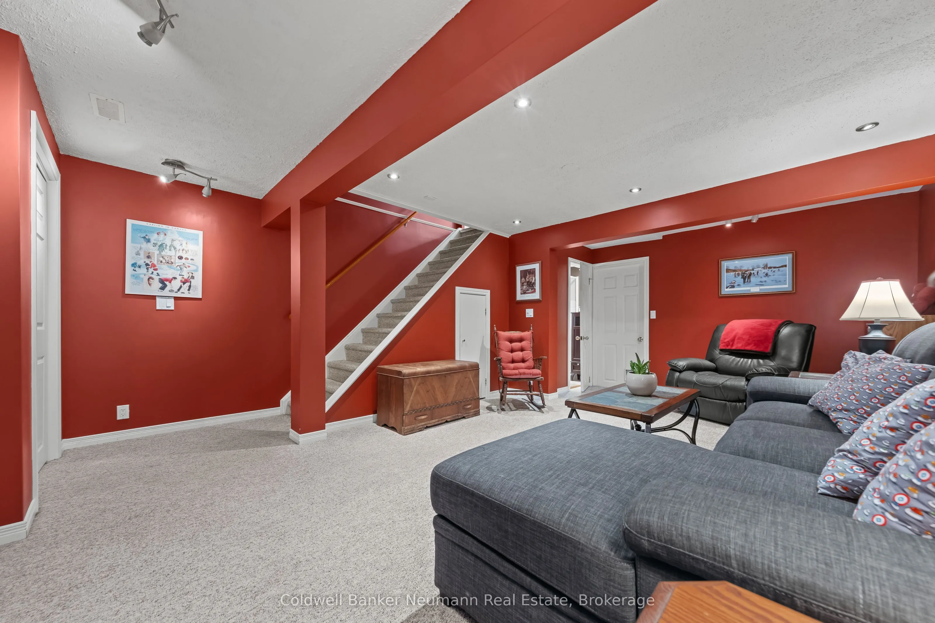 625 Holman Crescent