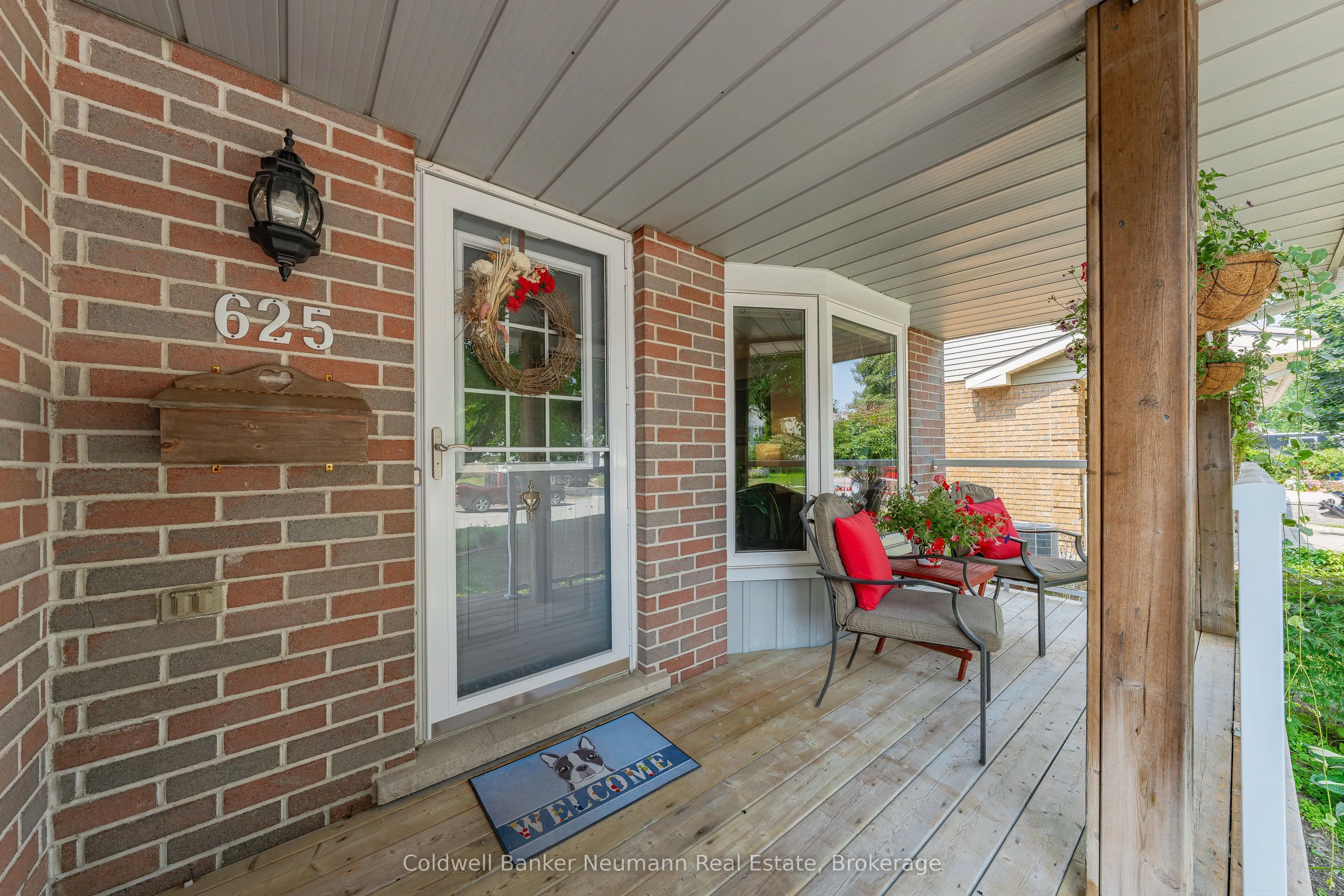 625 Holman Crescent