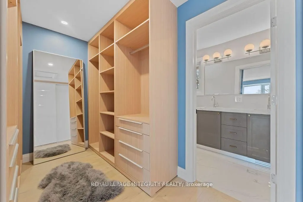 3440 Woodroffe Avenue