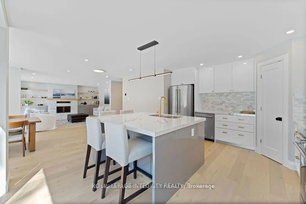 3440 Woodroffe Avenue