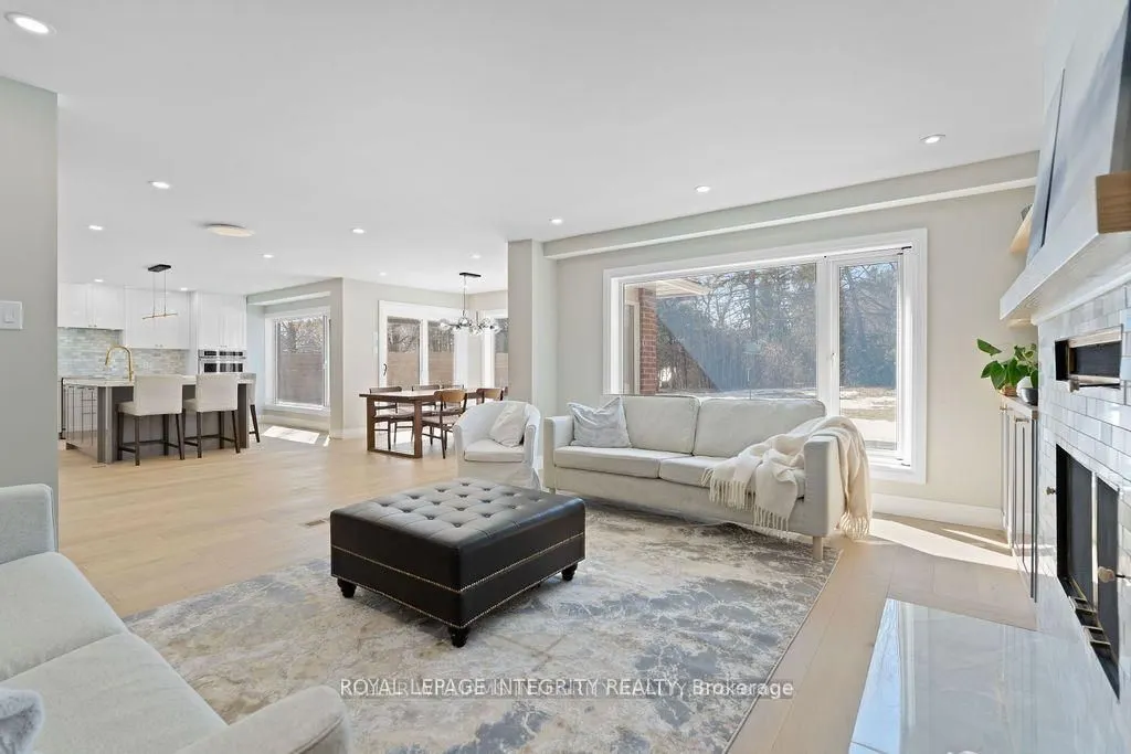 3440 Woodroffe Avenue