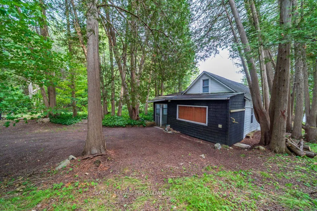 1087C Hills Lake Road