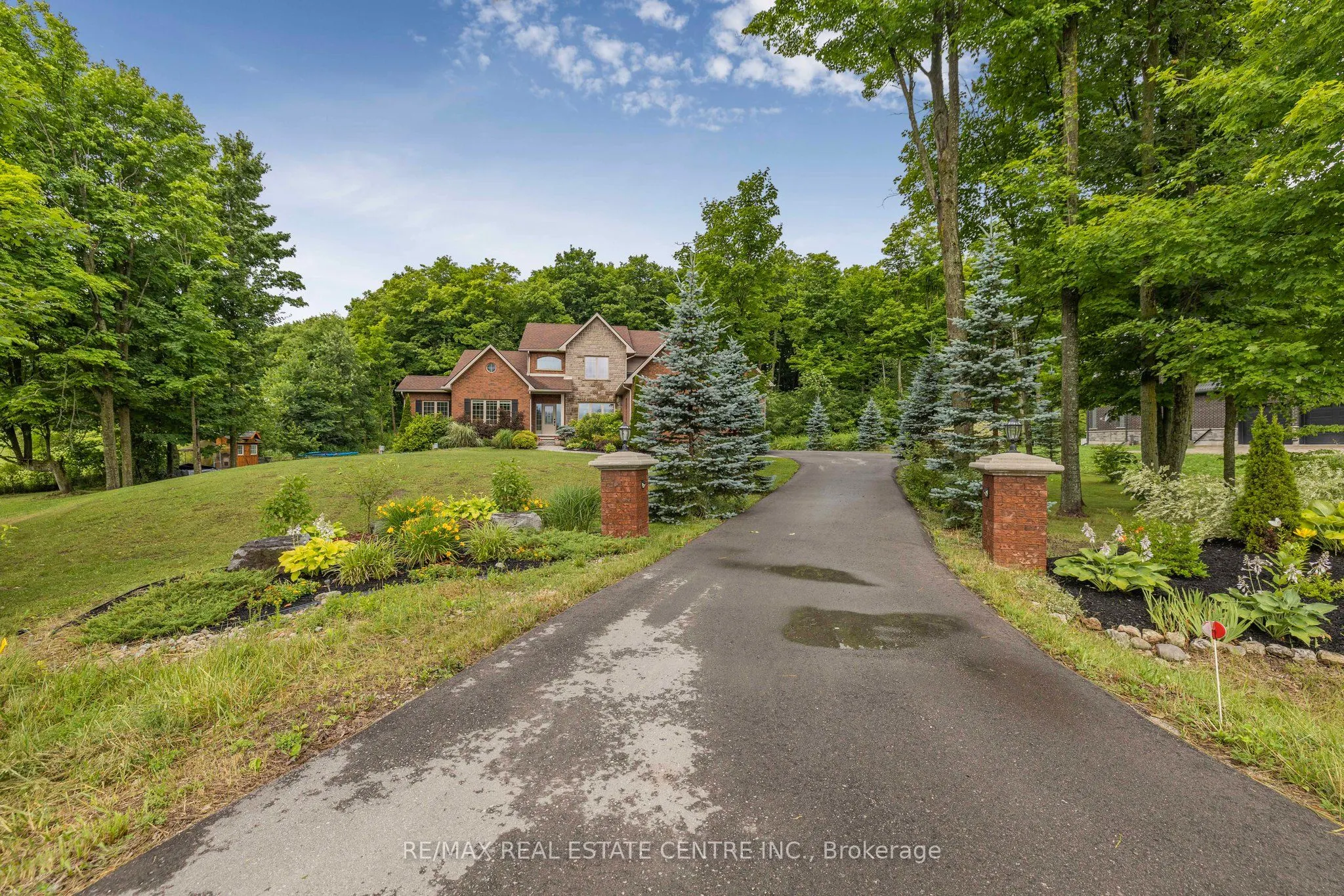 2 Ashlea Lane