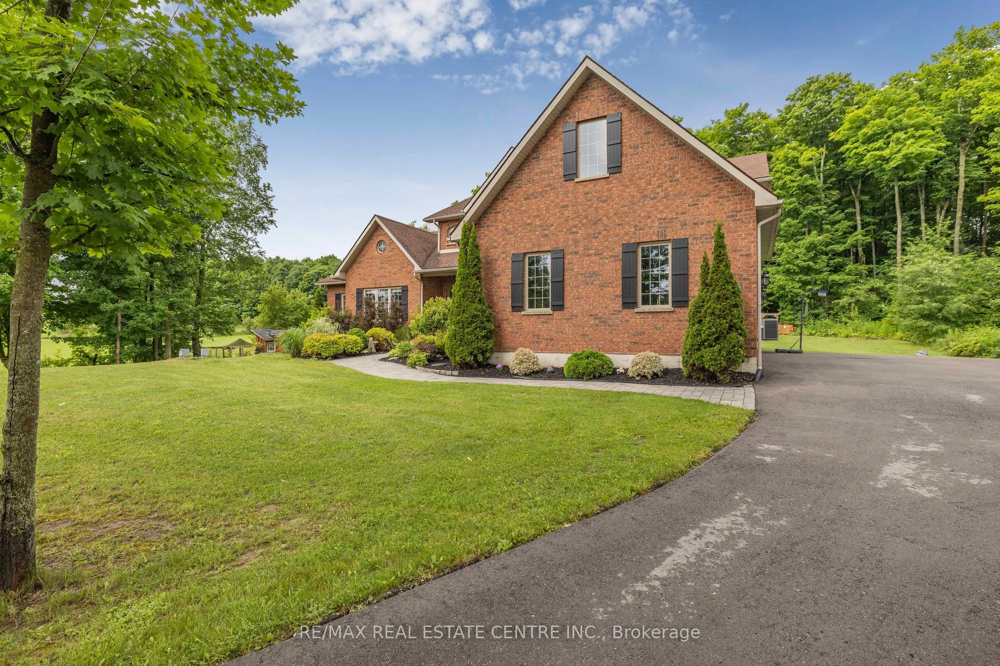 2 Ashlea Lane