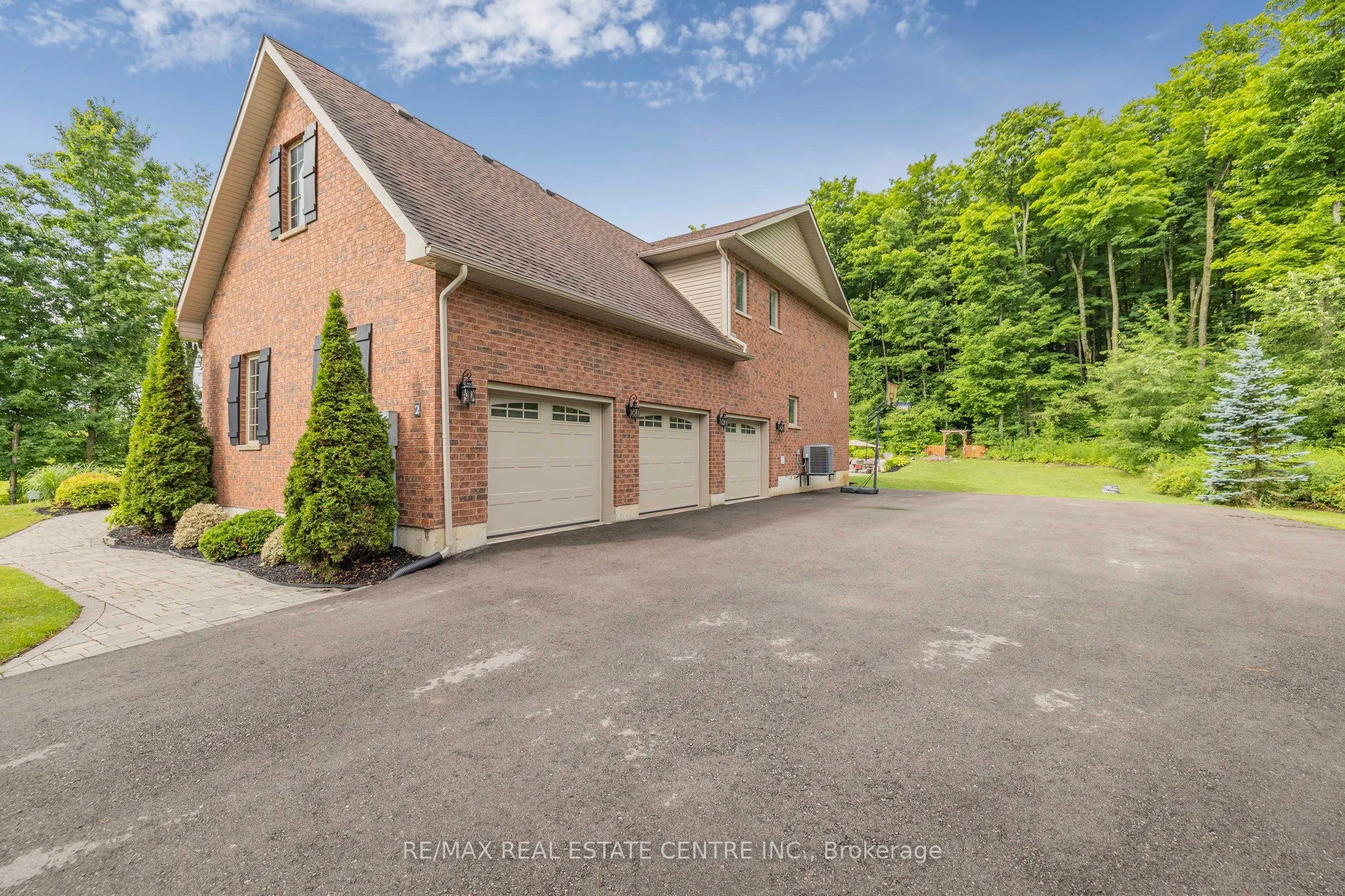 2 Ashlea Lane