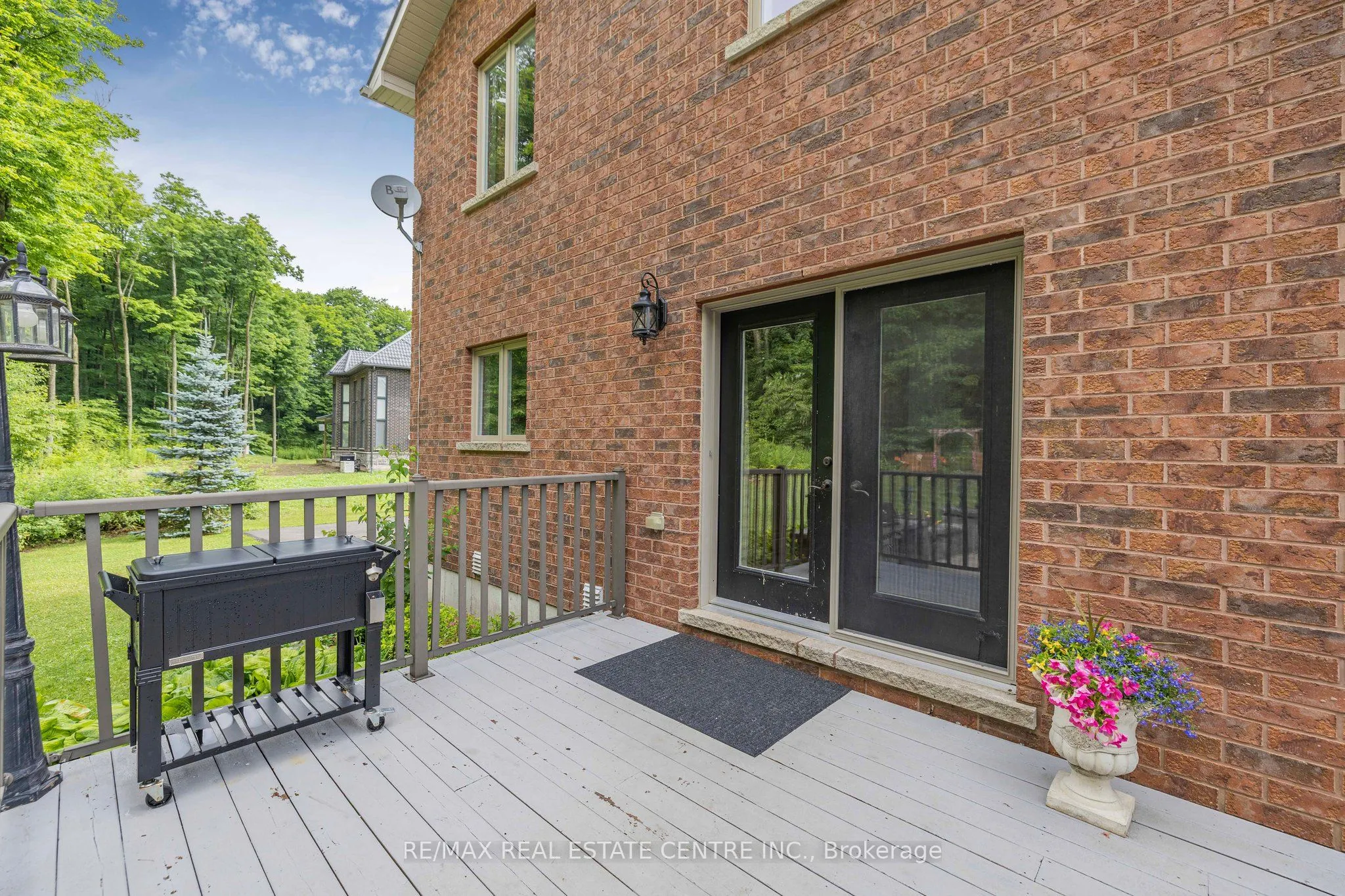 2 Ashlea Lane