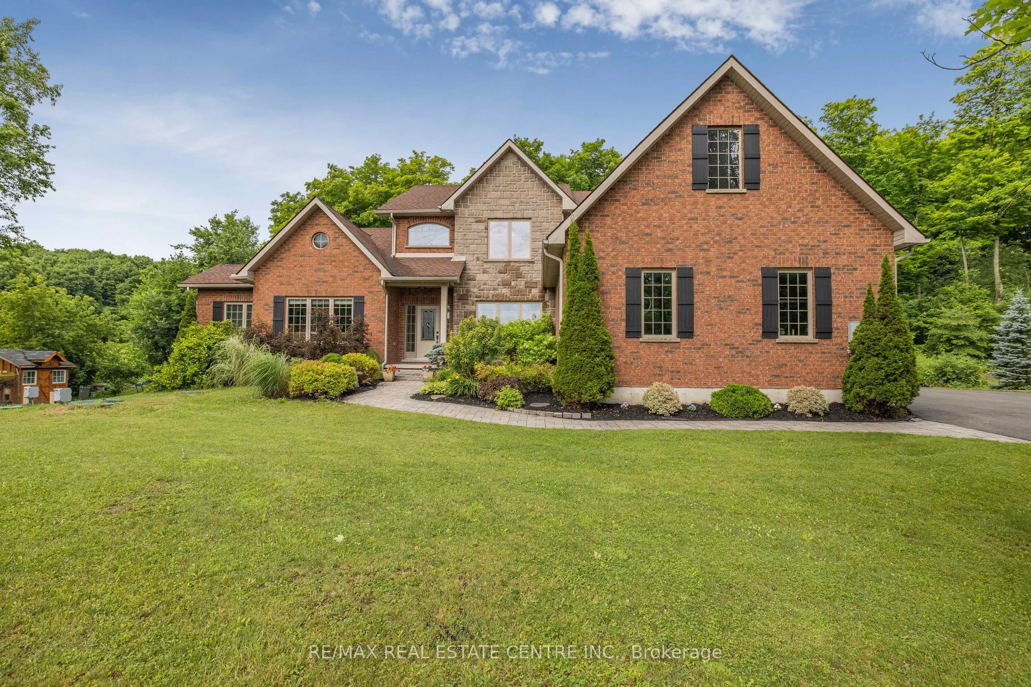 2 Ashlea Lane