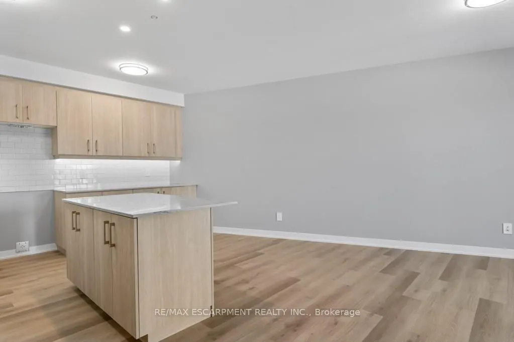 5002 King Street, #508