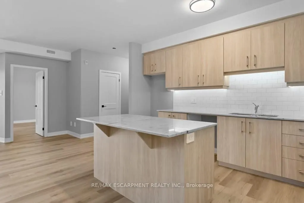 5002 King Street, #508