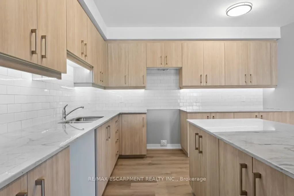 5002 King Street, #508