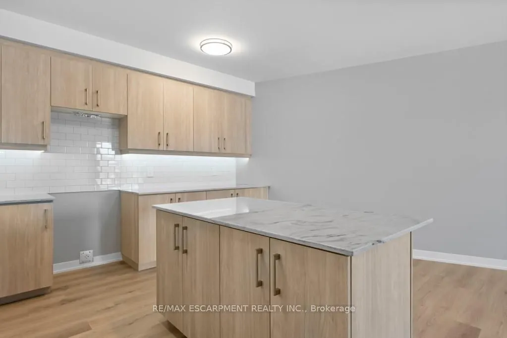 5002 King Street, #508