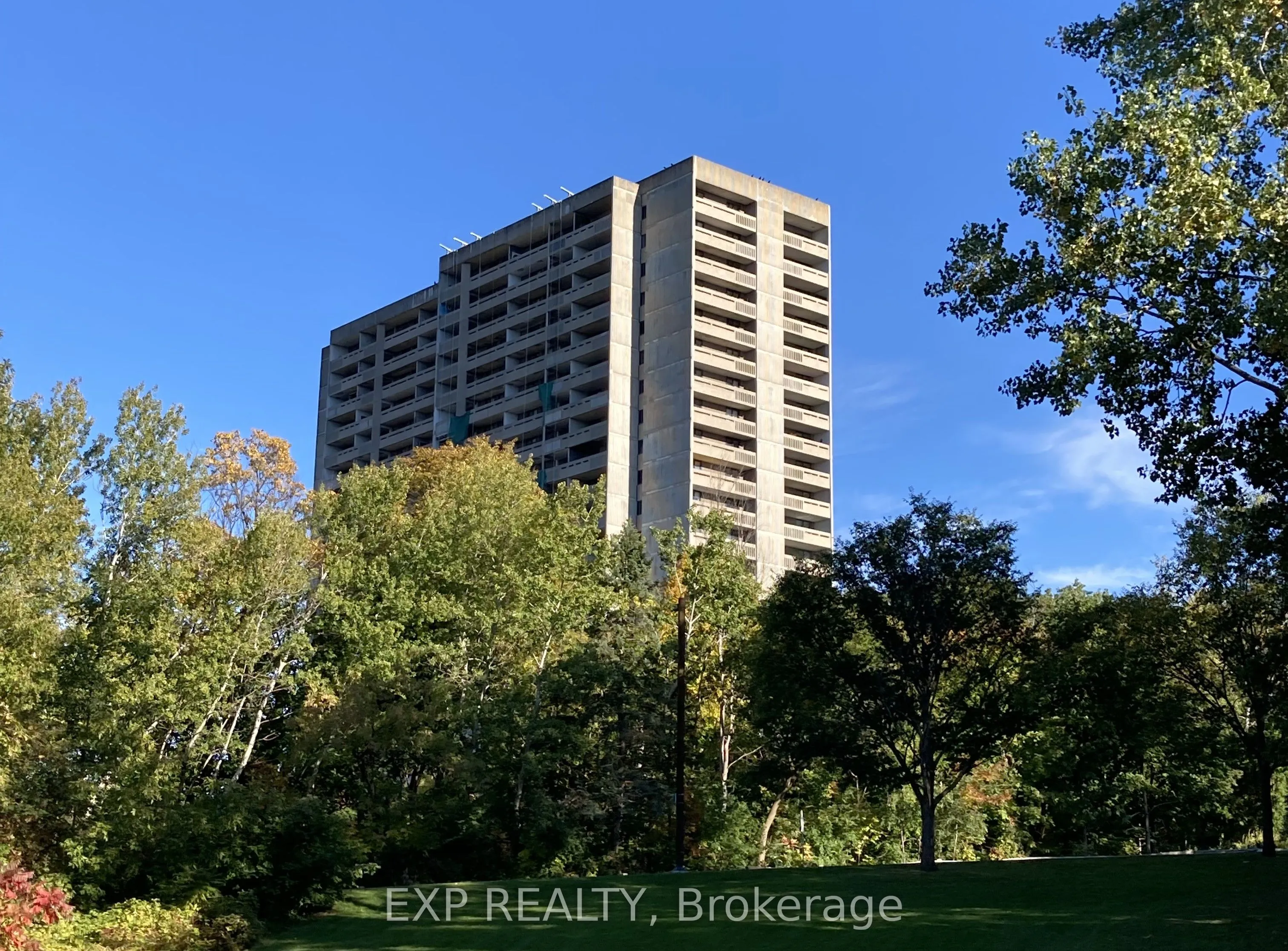 415 Greenview Avenue, #1301
