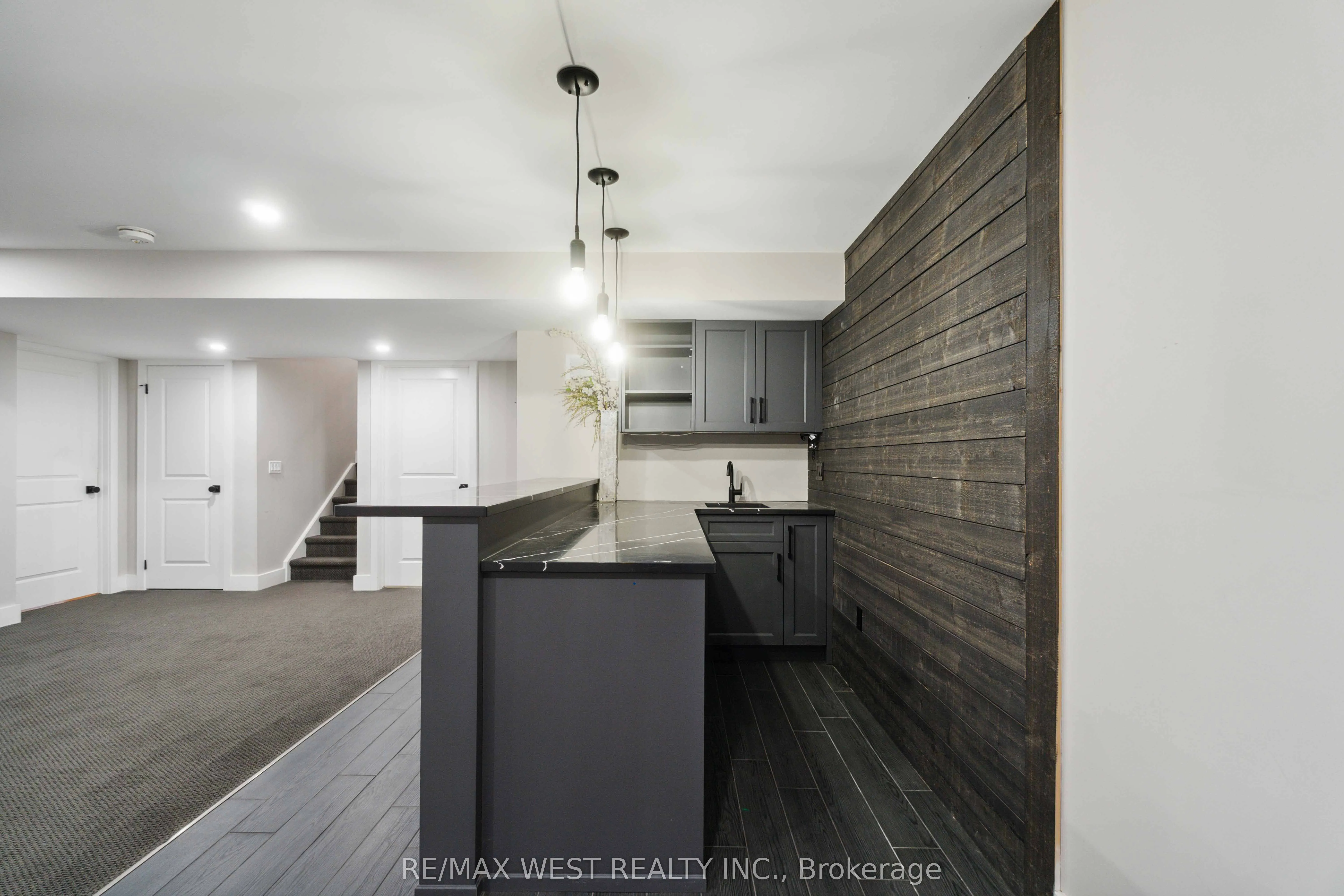 210 S Pelham Road