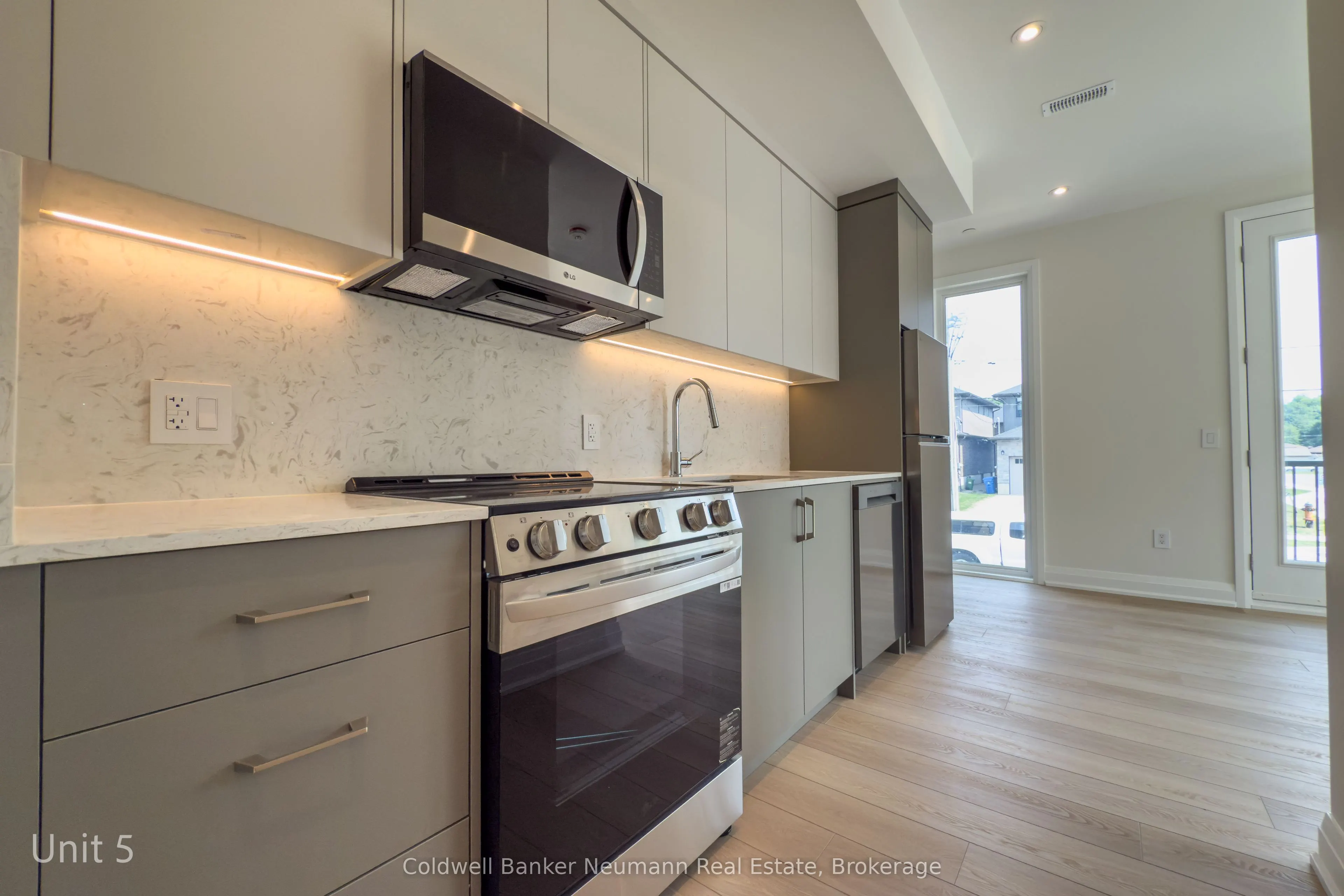 14 Stevenson Street N, #5