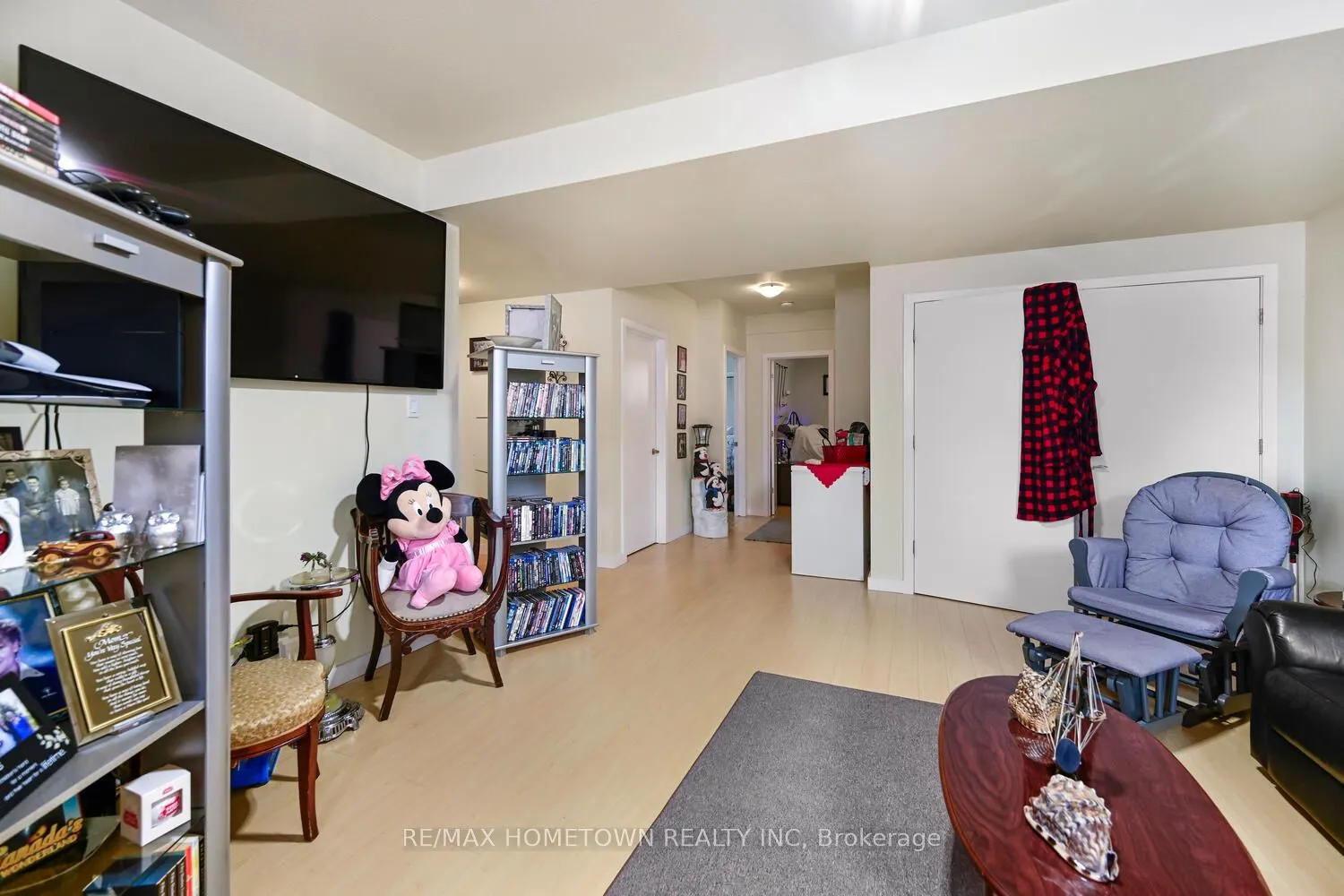 182 Wood Street E