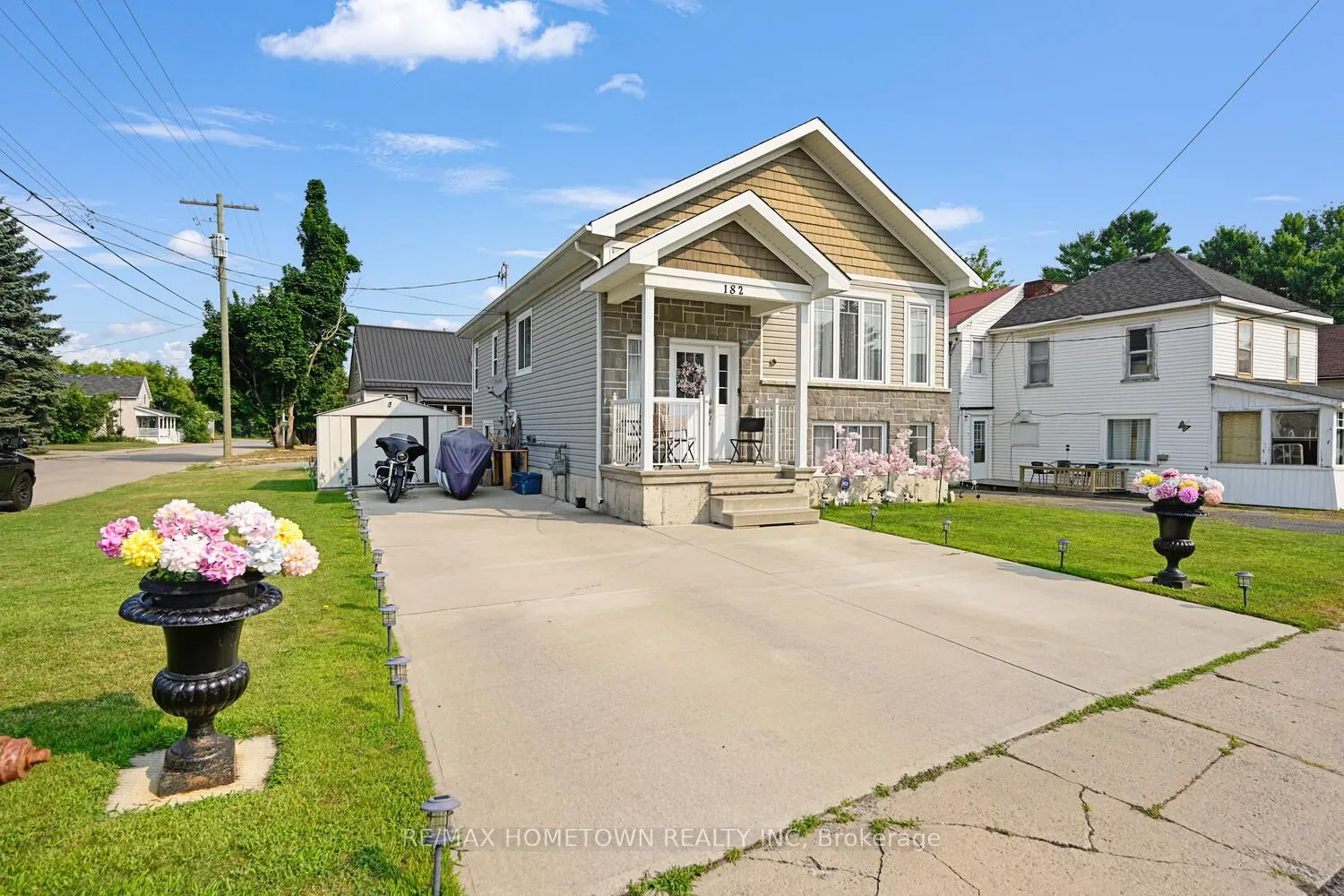 182 Wood Street E