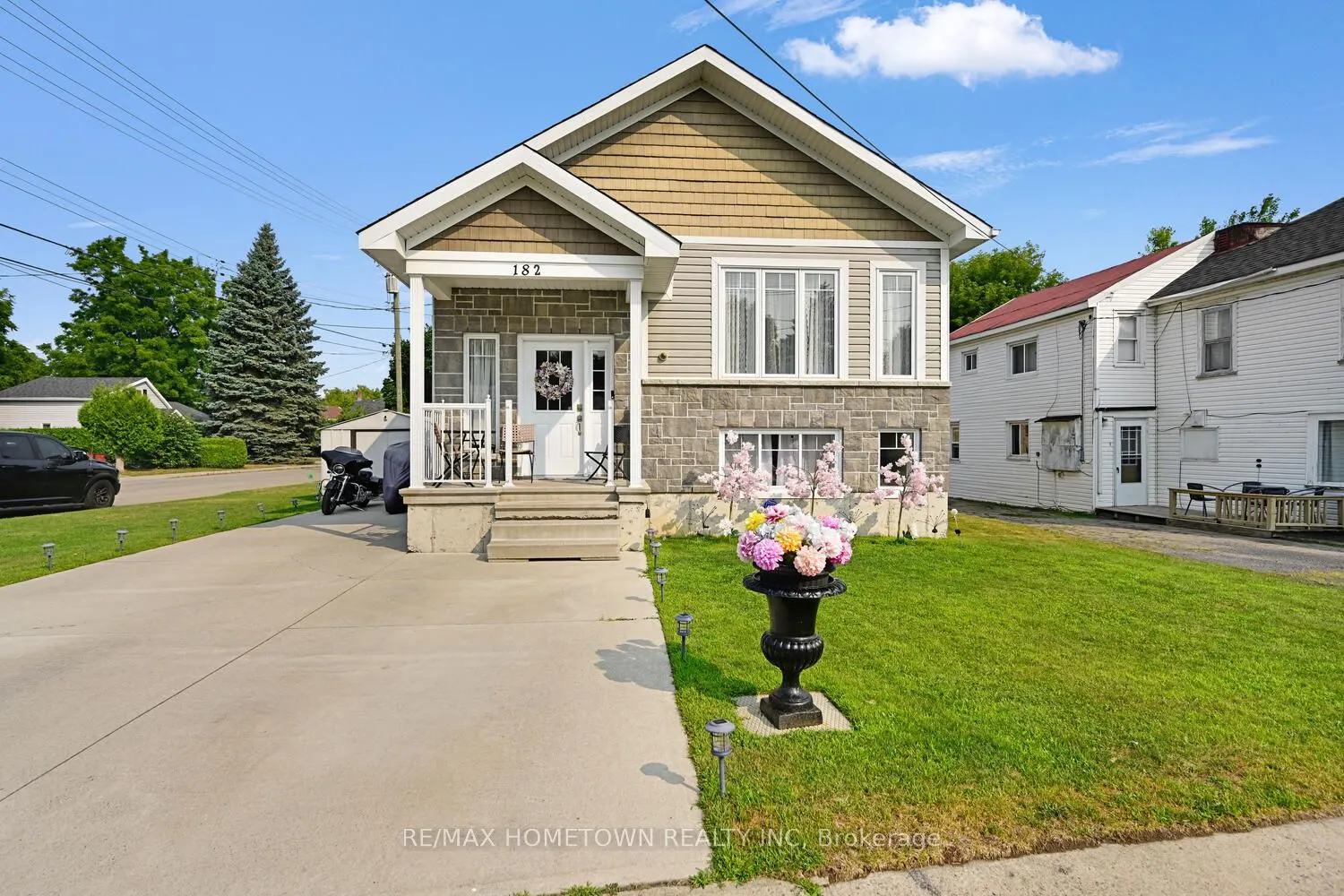 182 Wood Street E