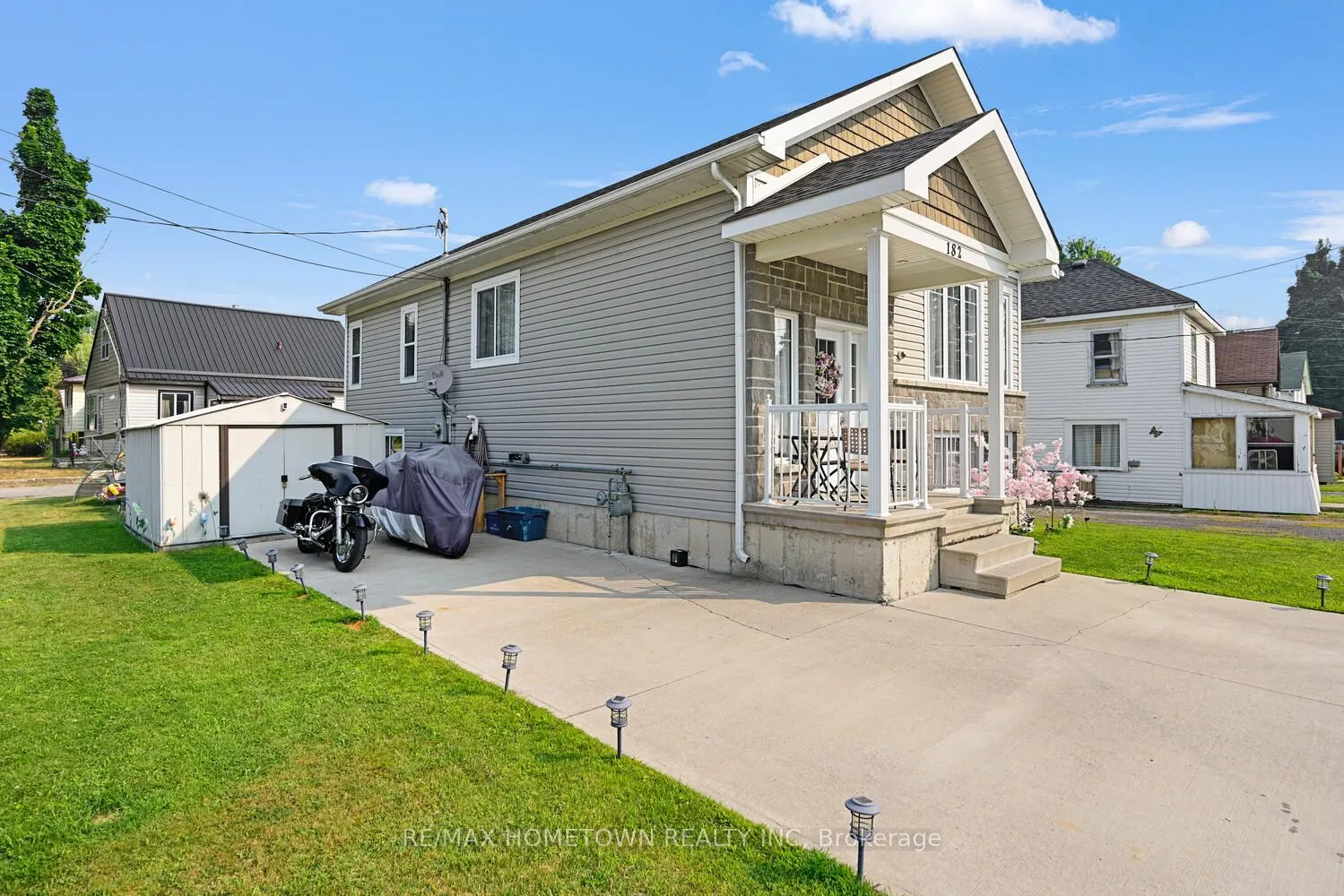 182 Wood Street E
