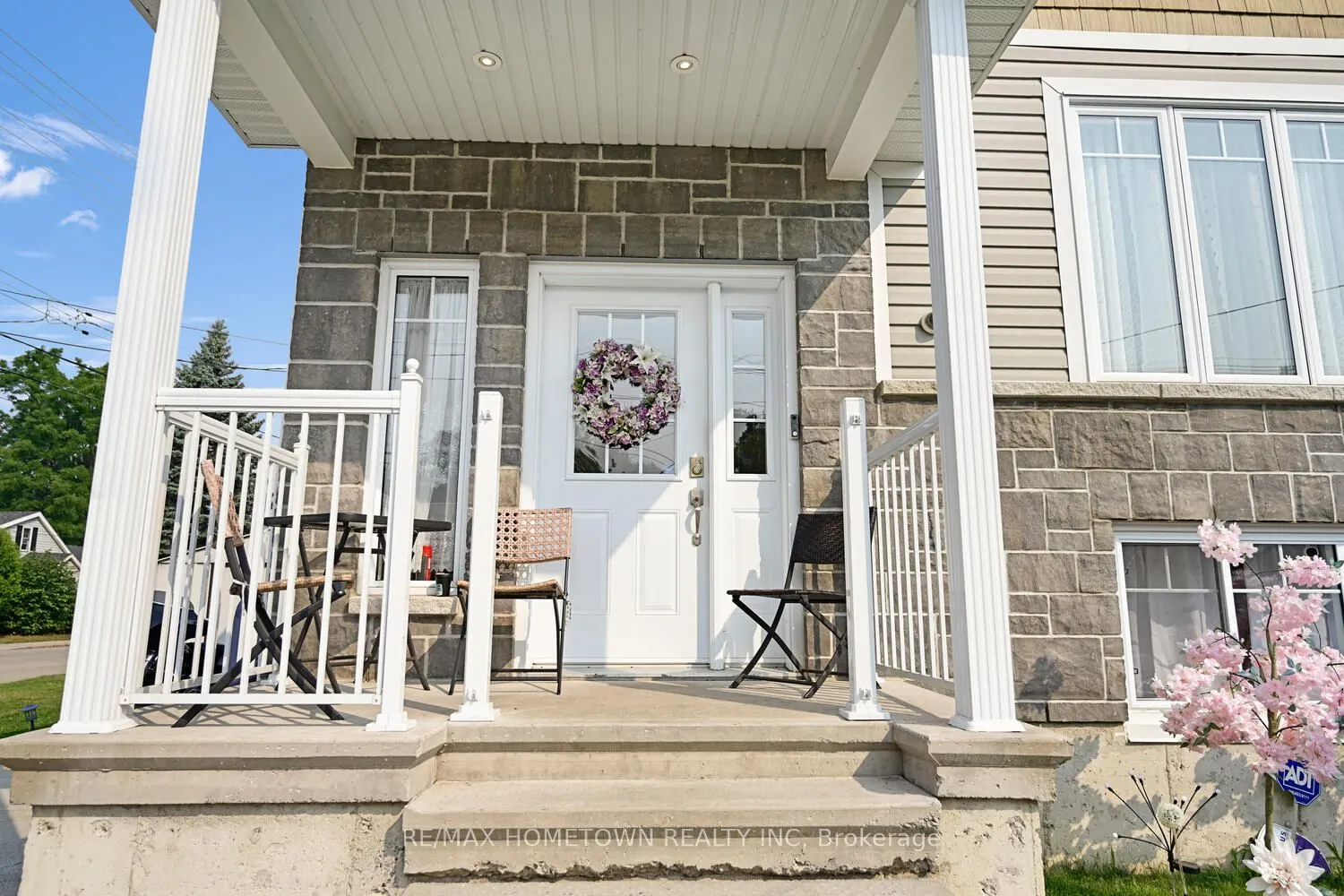 182 Wood Street E