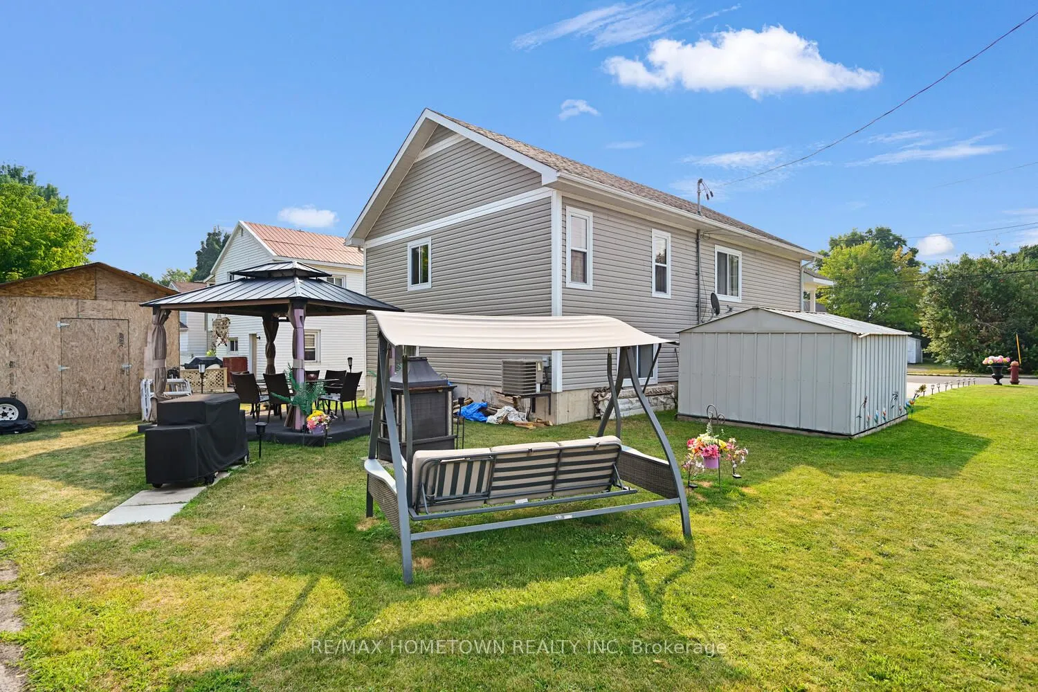 182 Wood Street E