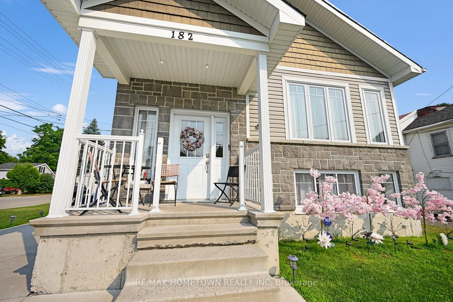 182 Wood Street E