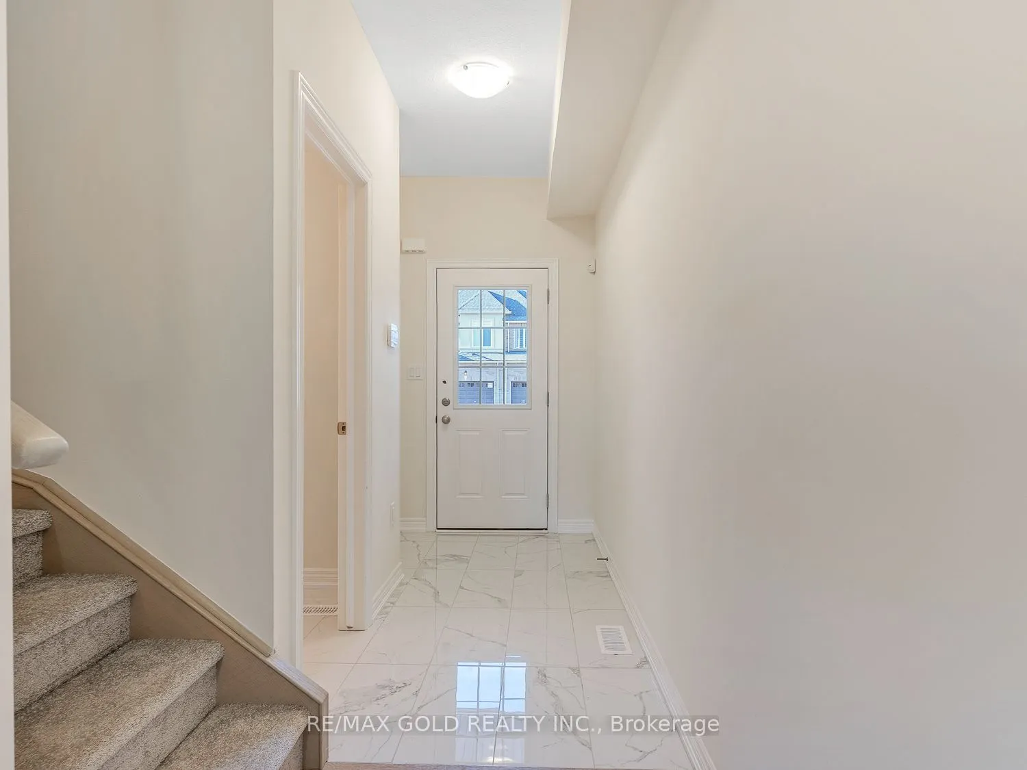 93 PINOT Crescent