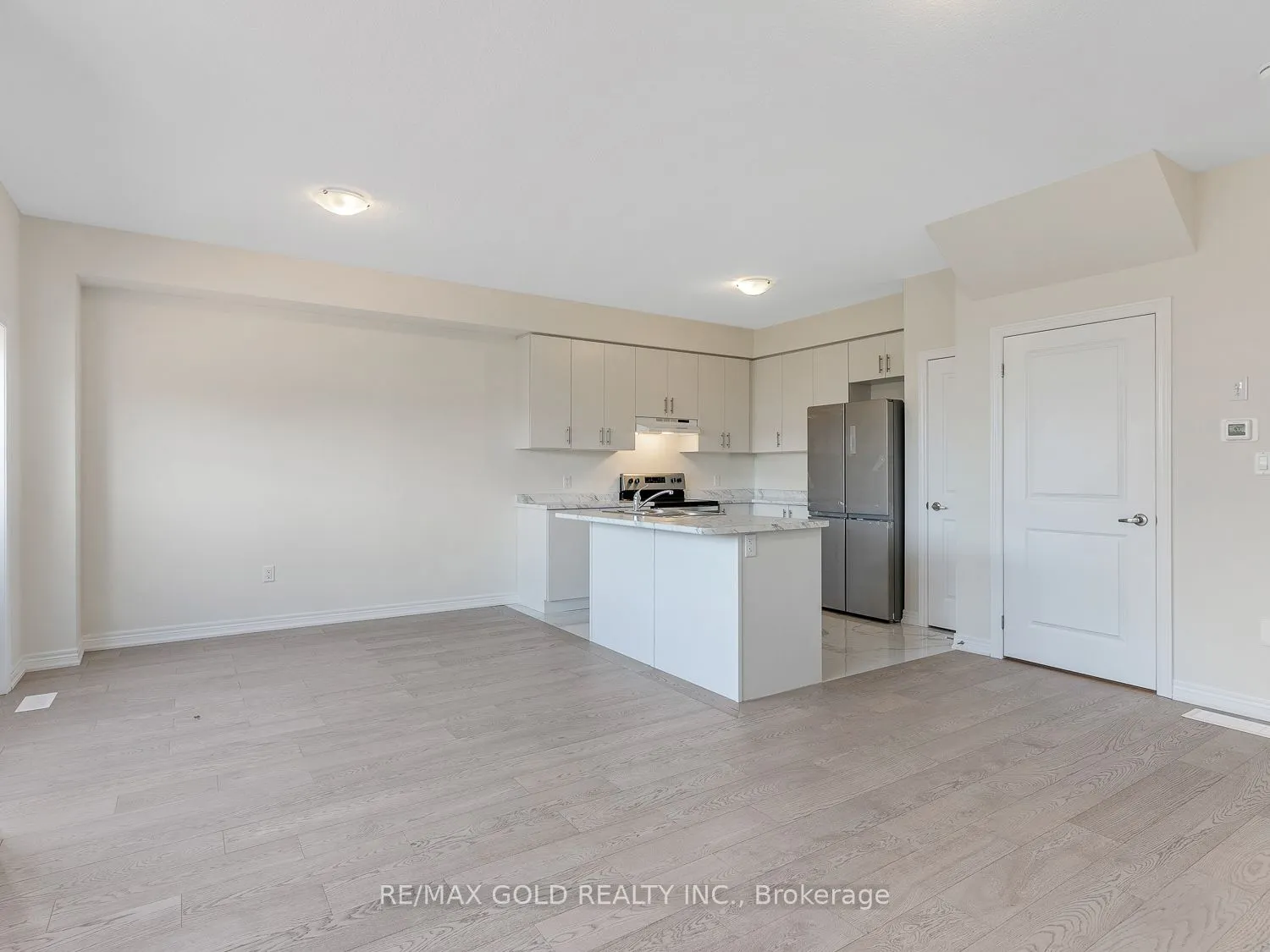 93 PINOT Crescent