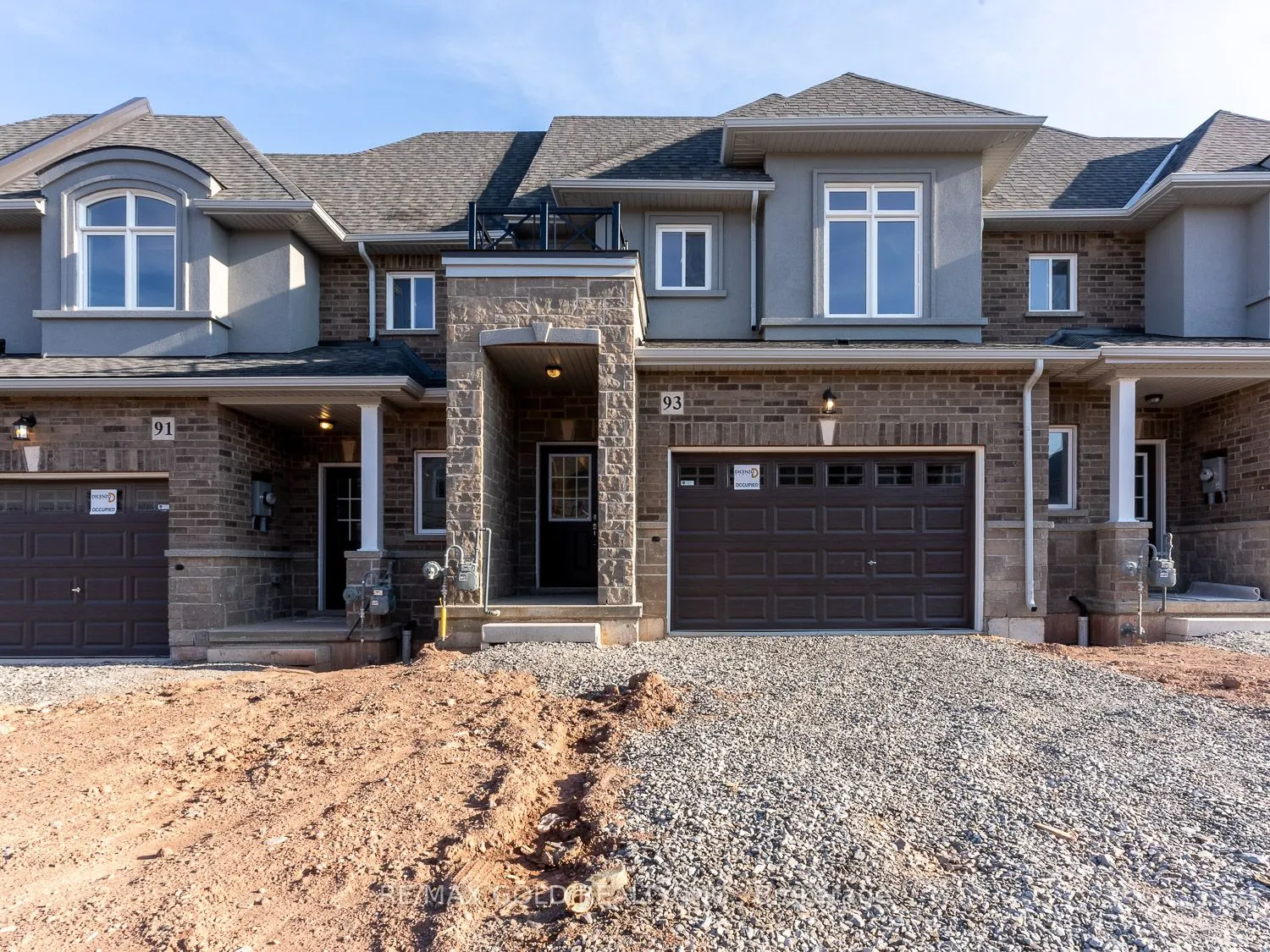 93 PINOT Crescent