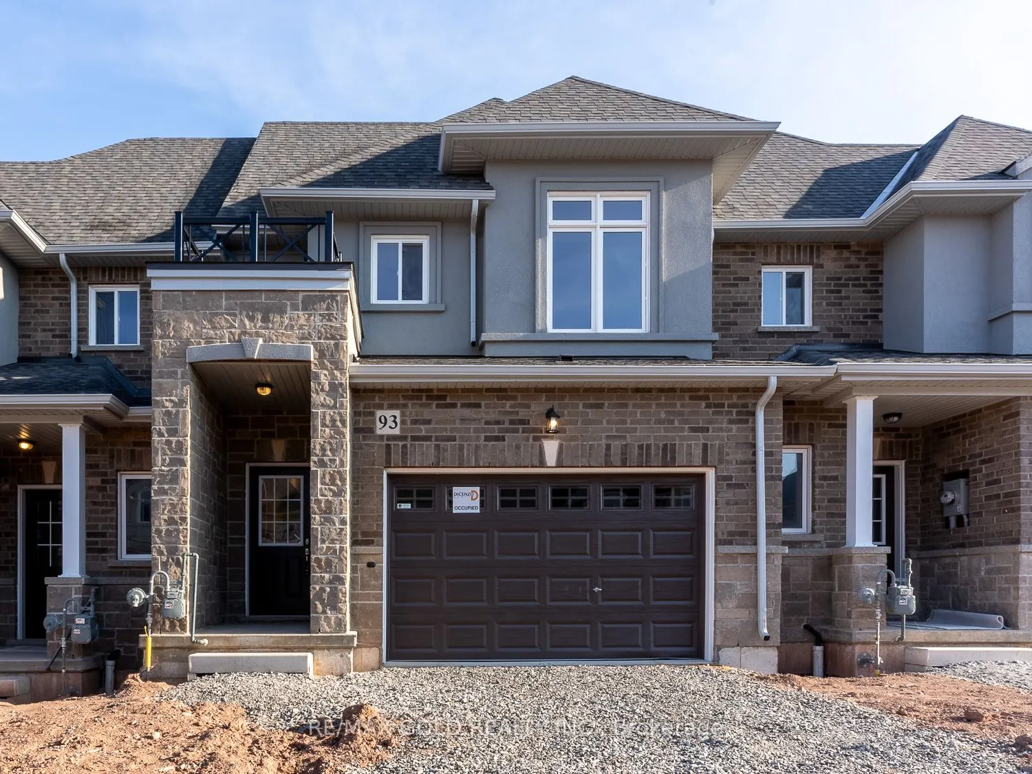 93 PINOT Crescent