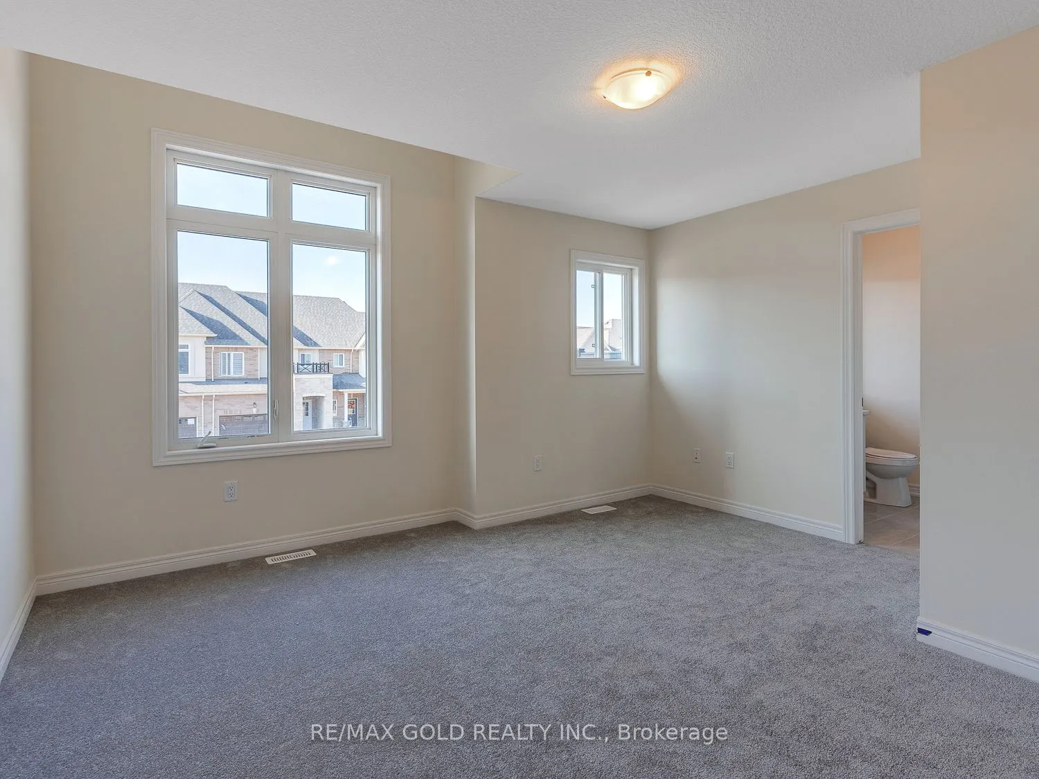 93 PINOT Crescent