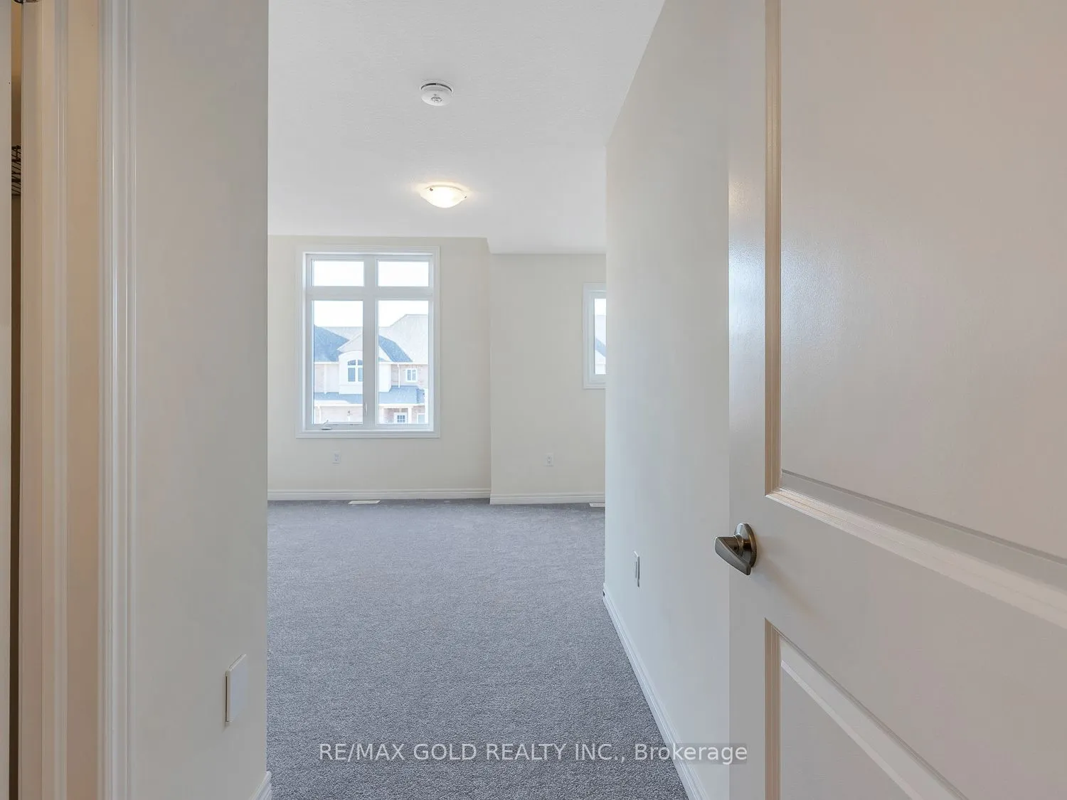 93 PINOT Crescent