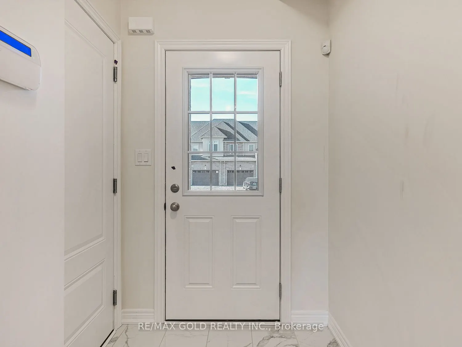 93 PINOT Crescent