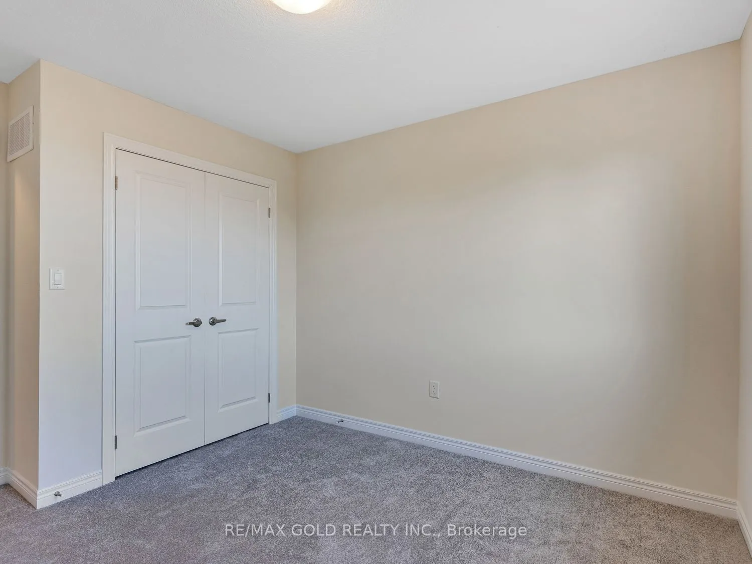 93 PINOT Crescent