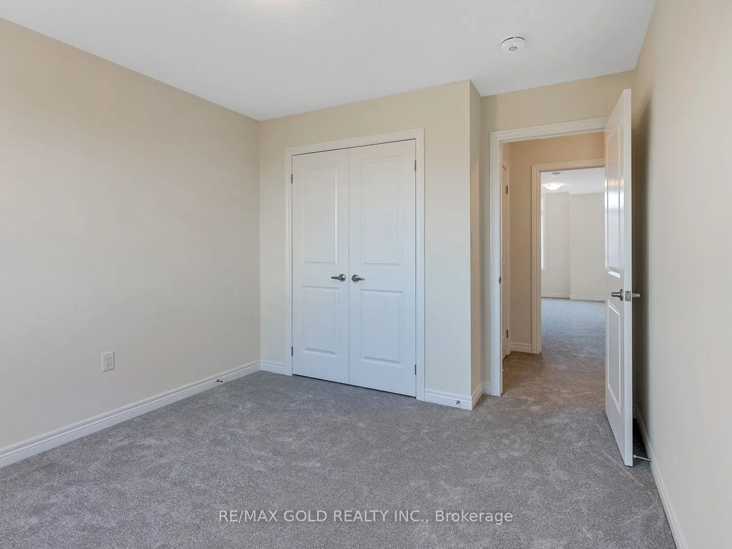 93 PINOT Crescent