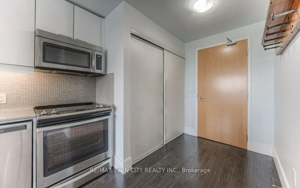 155 St Leger Street, #401