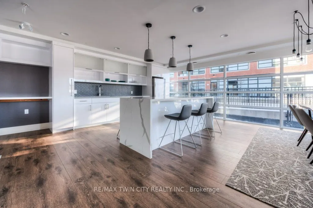 155 St Leger Street, #401