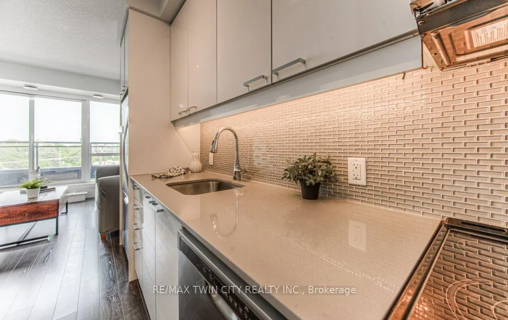 155 St Leger Street, #401
