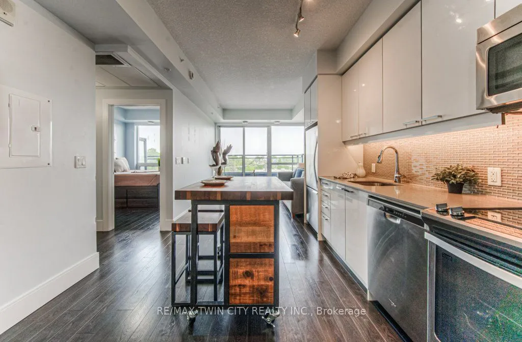 155 St Leger Street, #401