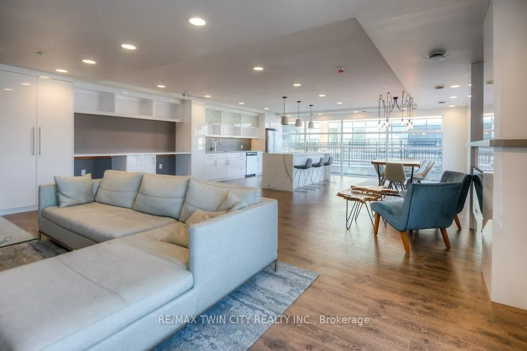 155 St Leger Street, #401