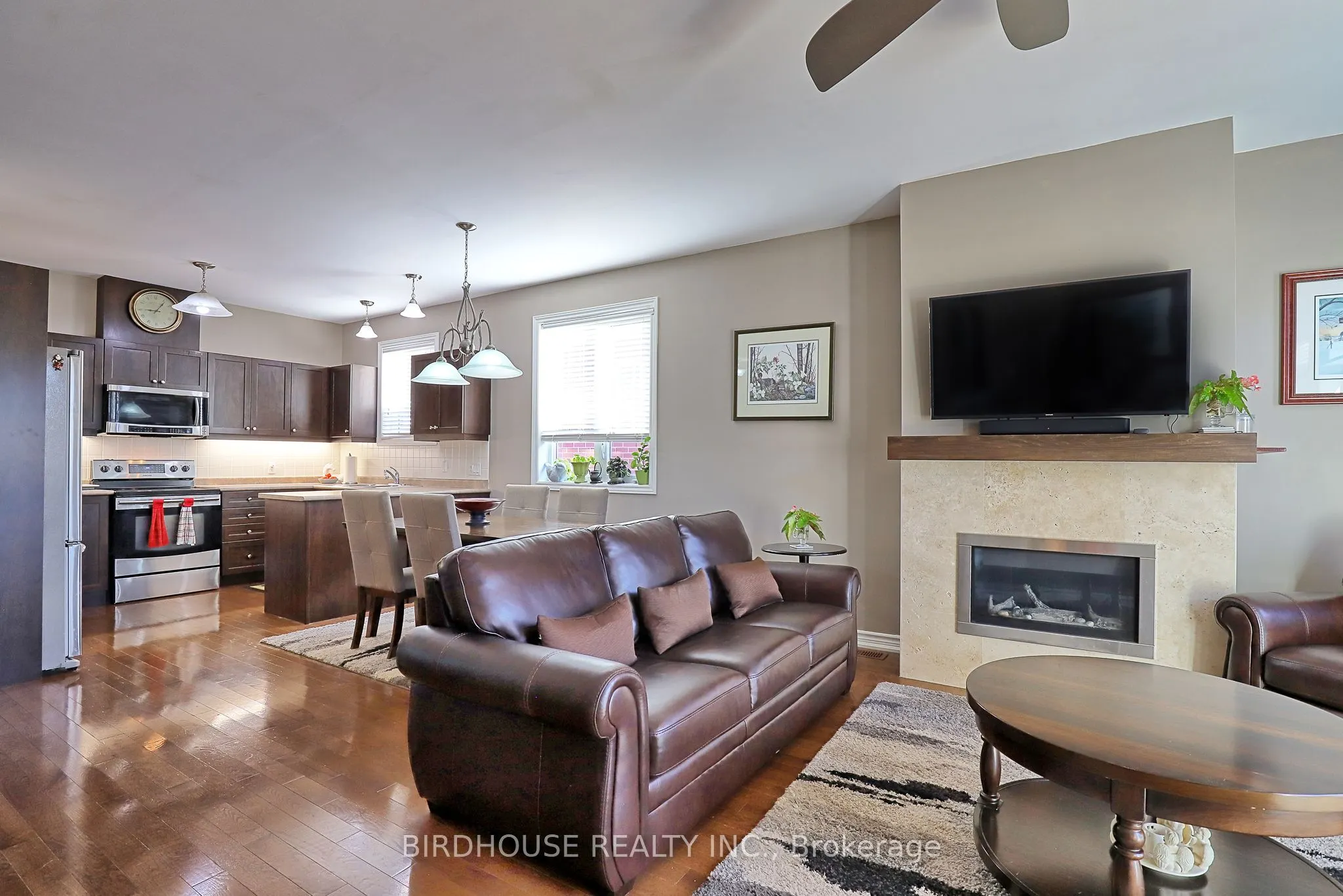 21 ELLIS Crescent