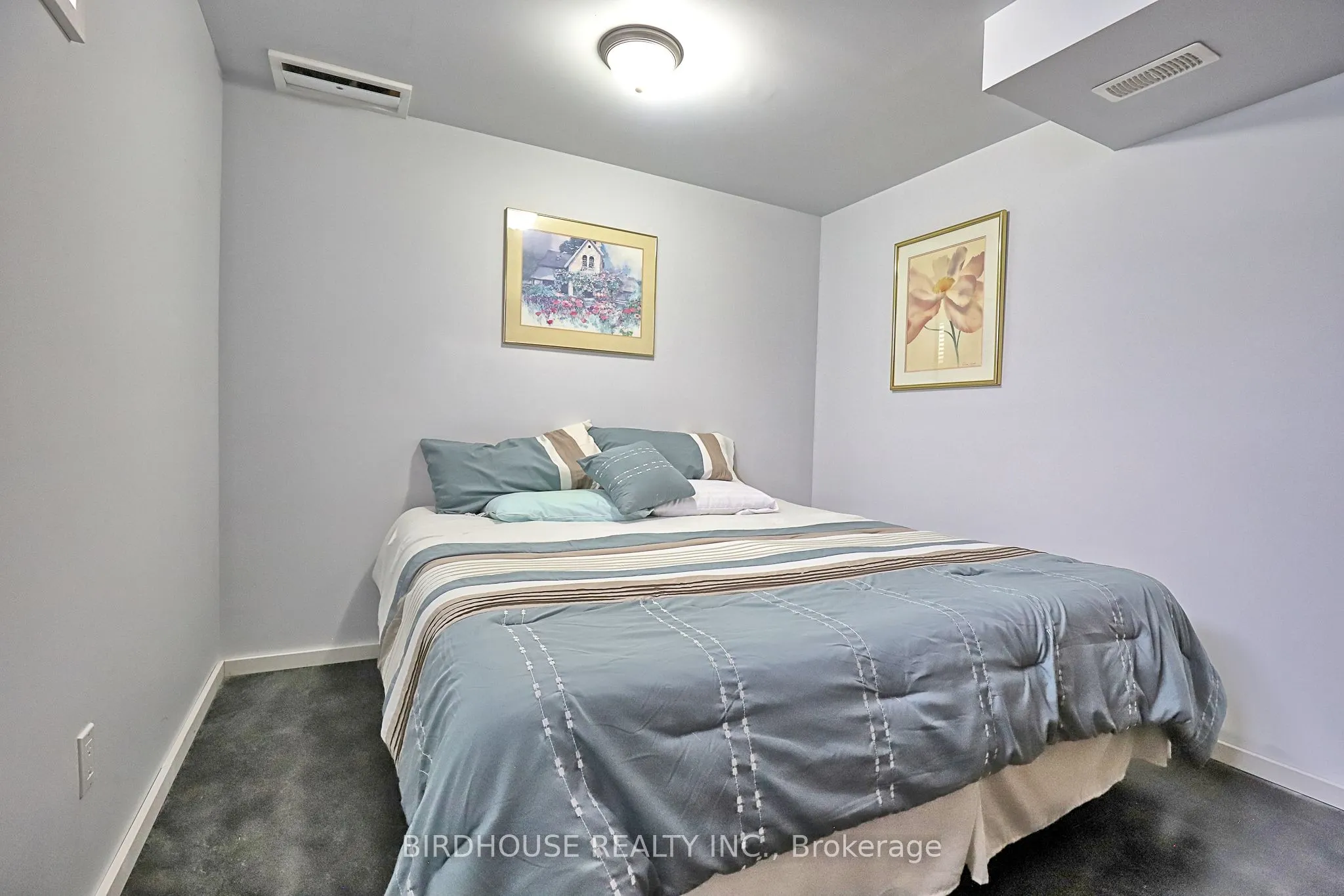21 ELLIS Crescent