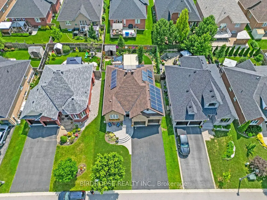 21 ELLIS Crescent